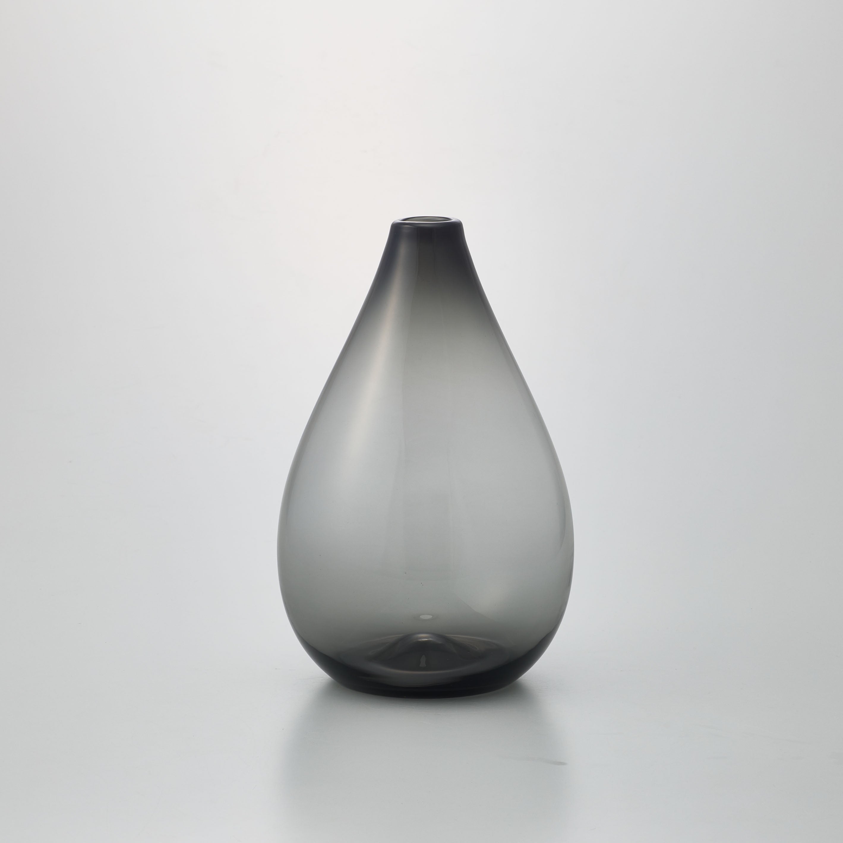 スモーキーカラーのガラスの花瓶【 Dew - デュー 】