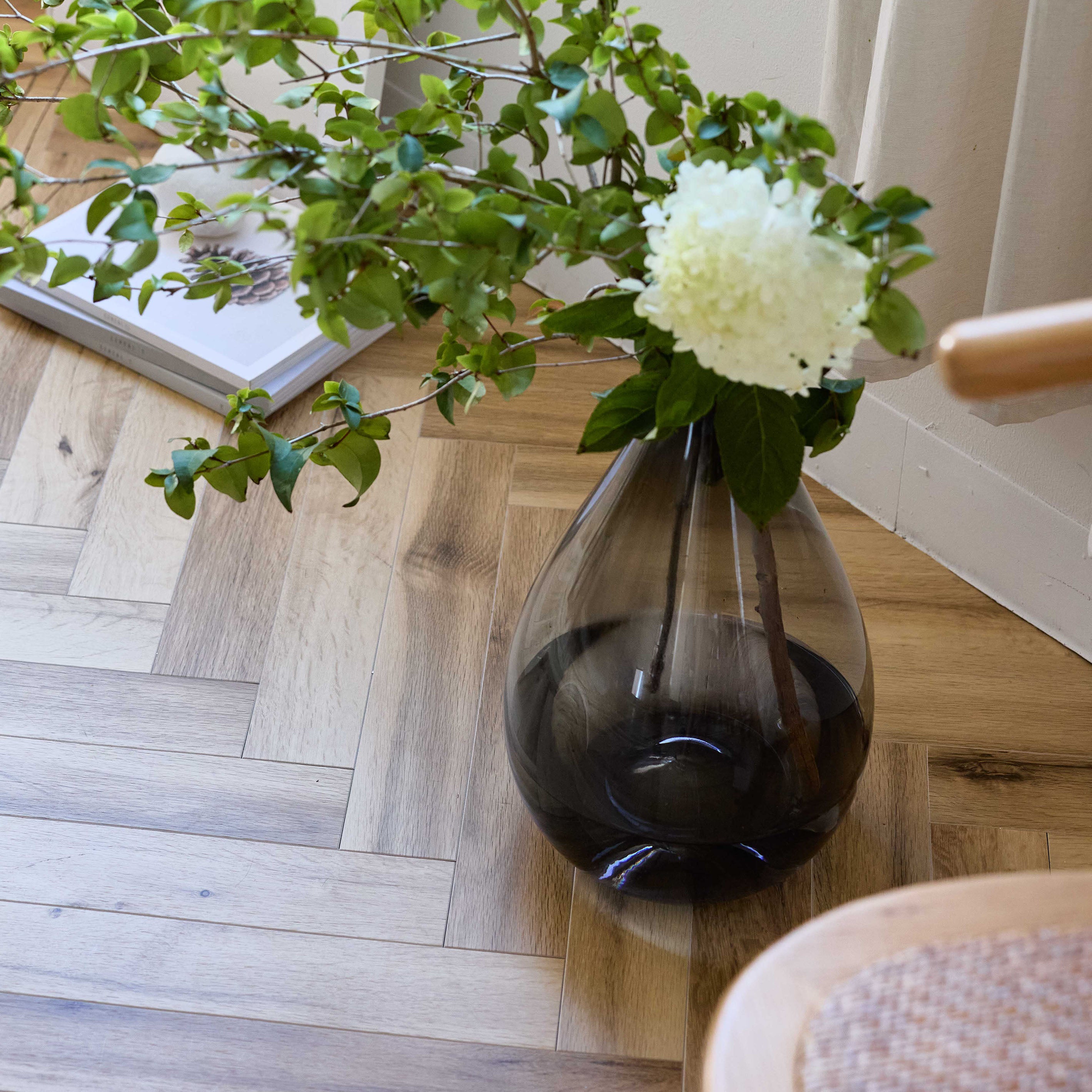 スモーキーカラーのガラスの花瓶【 Dew - デュー 】