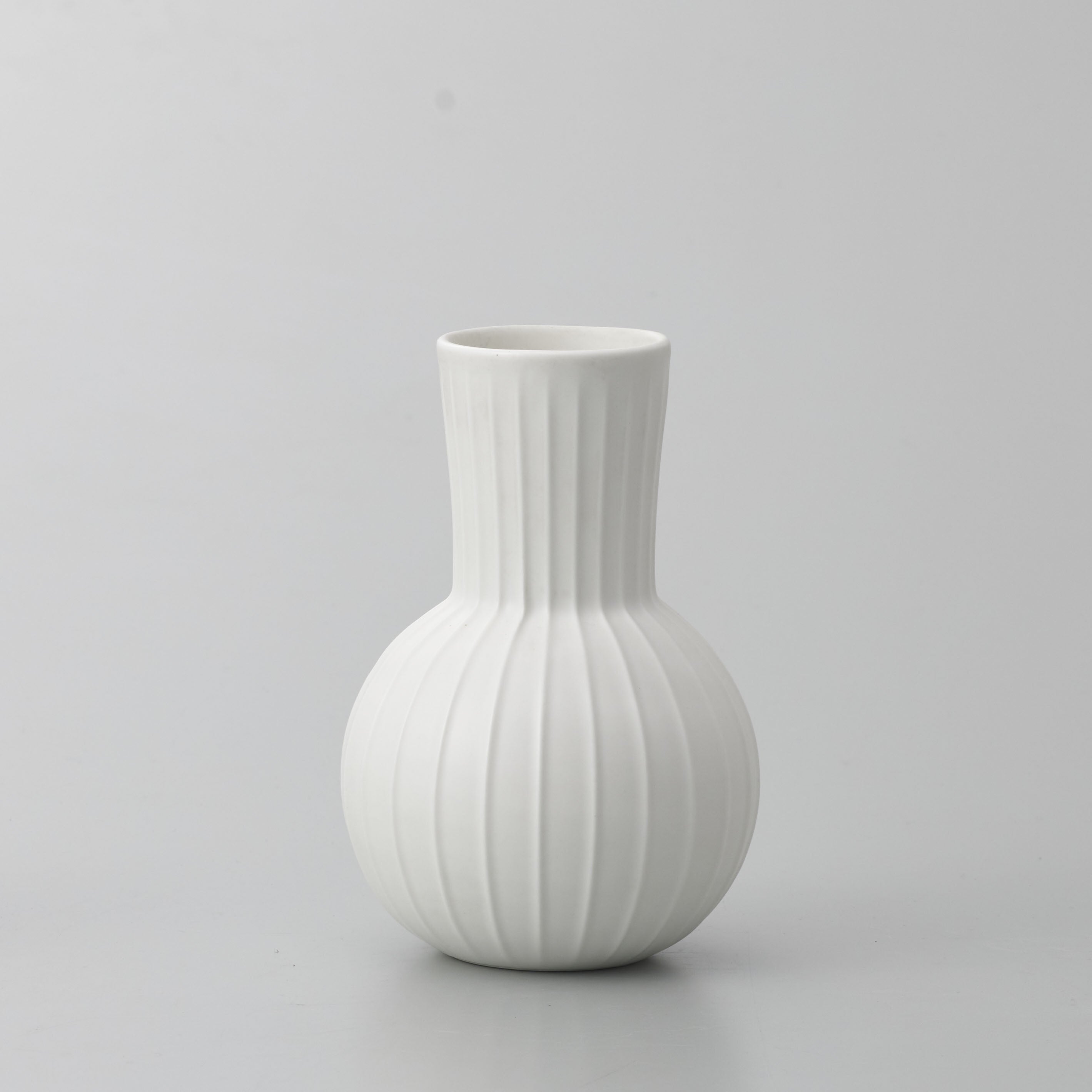 人気の韓国インテリアテイストの丸い花瓶【Kugel - クーゲル】