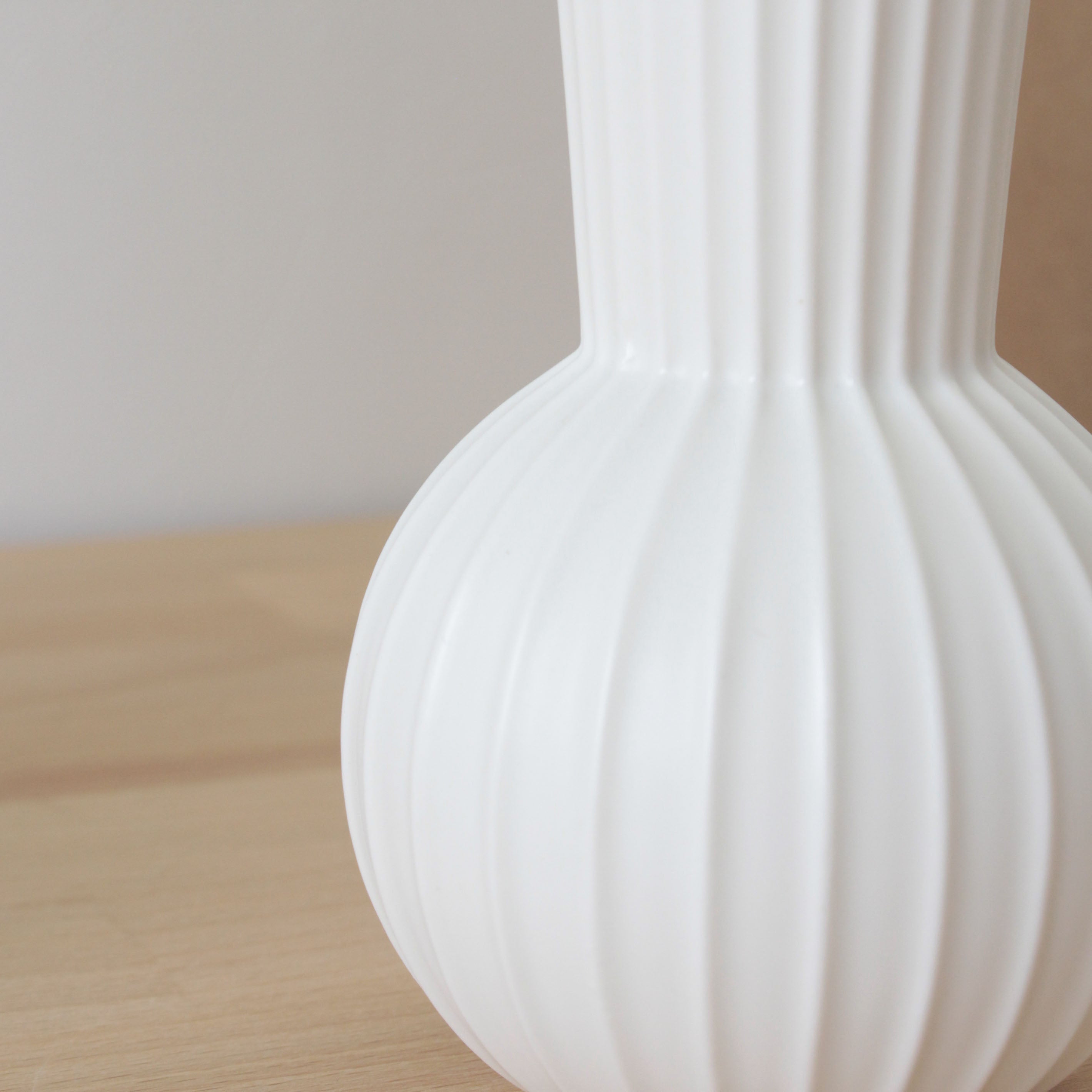 人気の韓国インテリアテイストの丸い花瓶【Kugel - クーゲル】