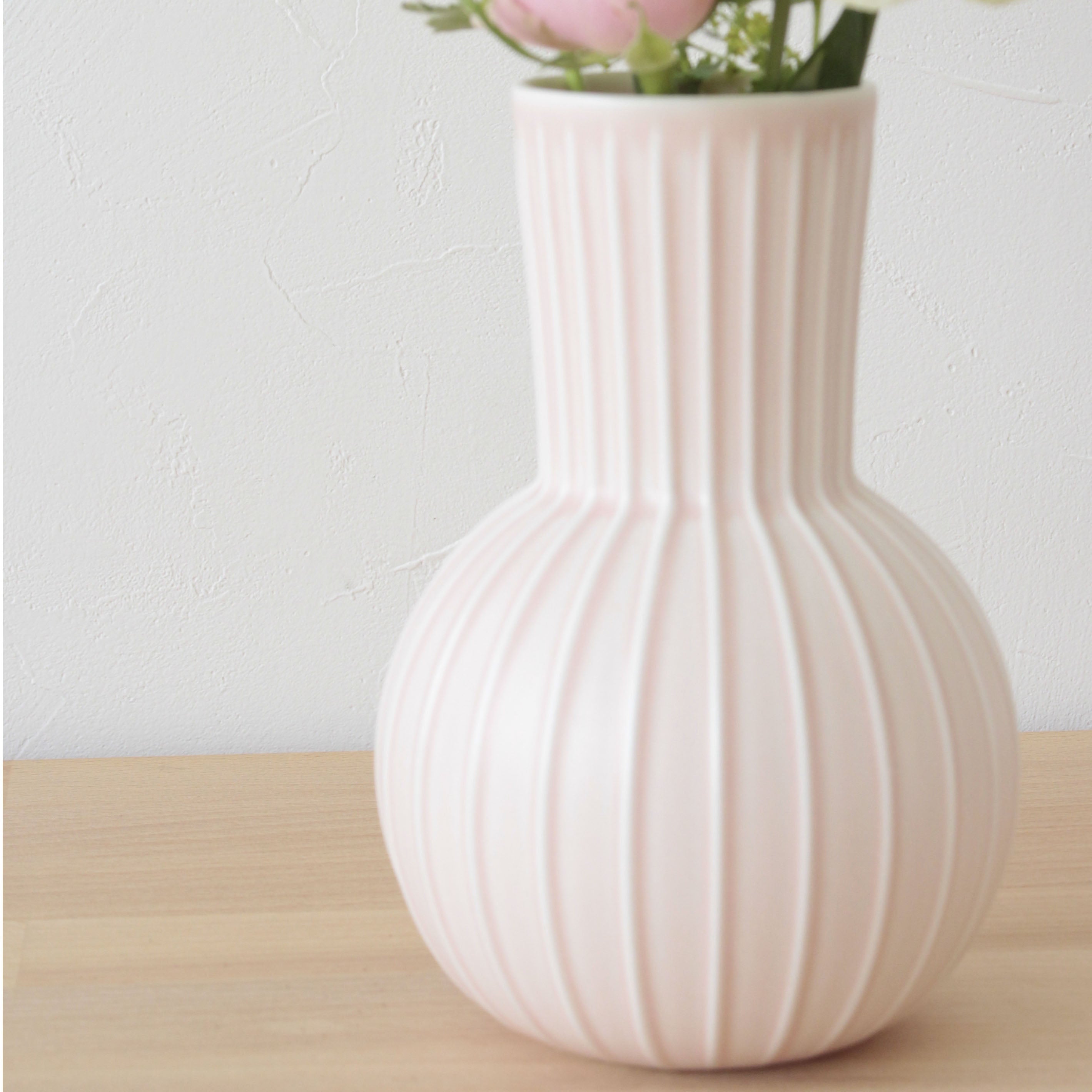 人気の韓国インテリアテイストの丸い花瓶【Kugel - クーゲル】