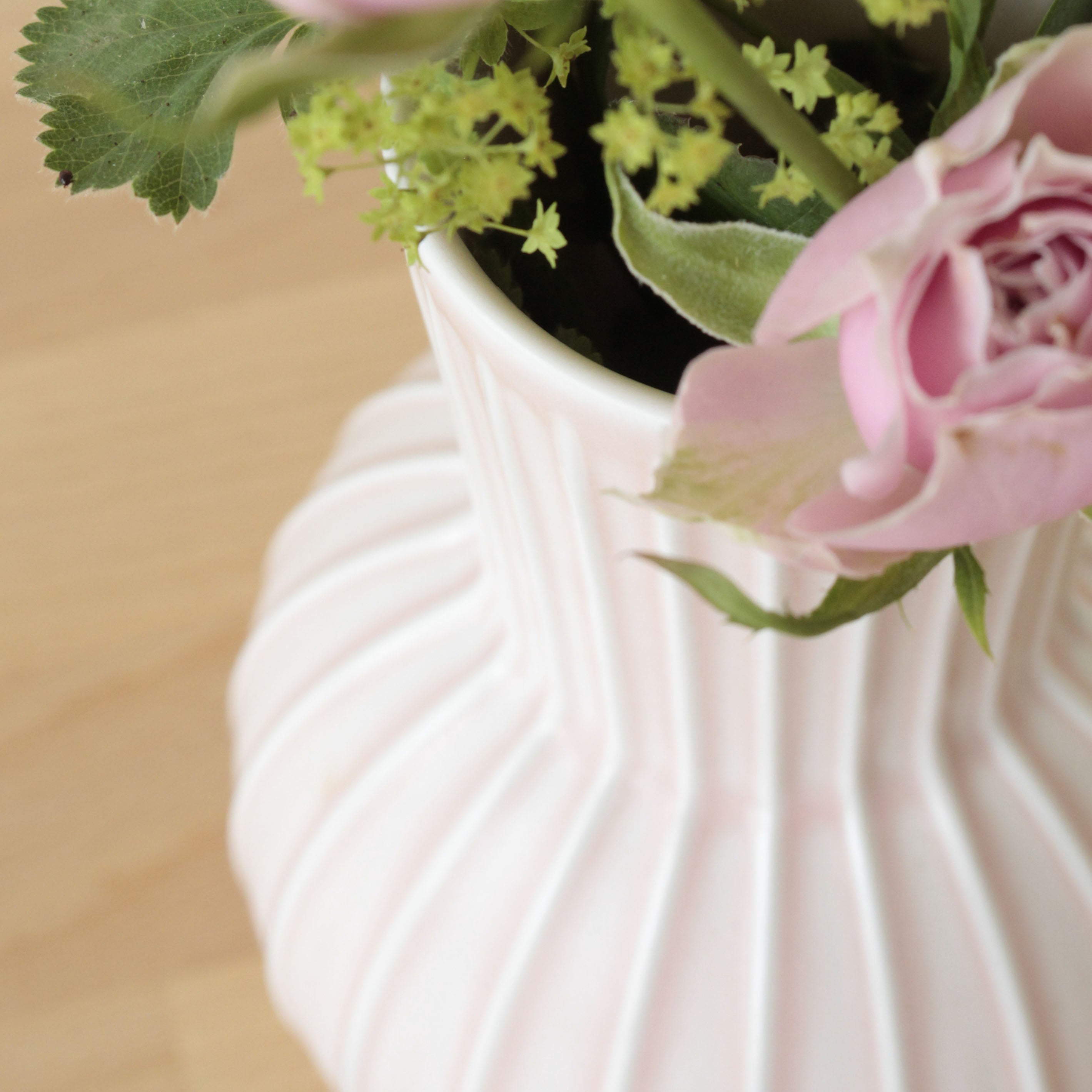 人気の韓国インテリアテイストの丸い花瓶【Kugel - クーゲル】