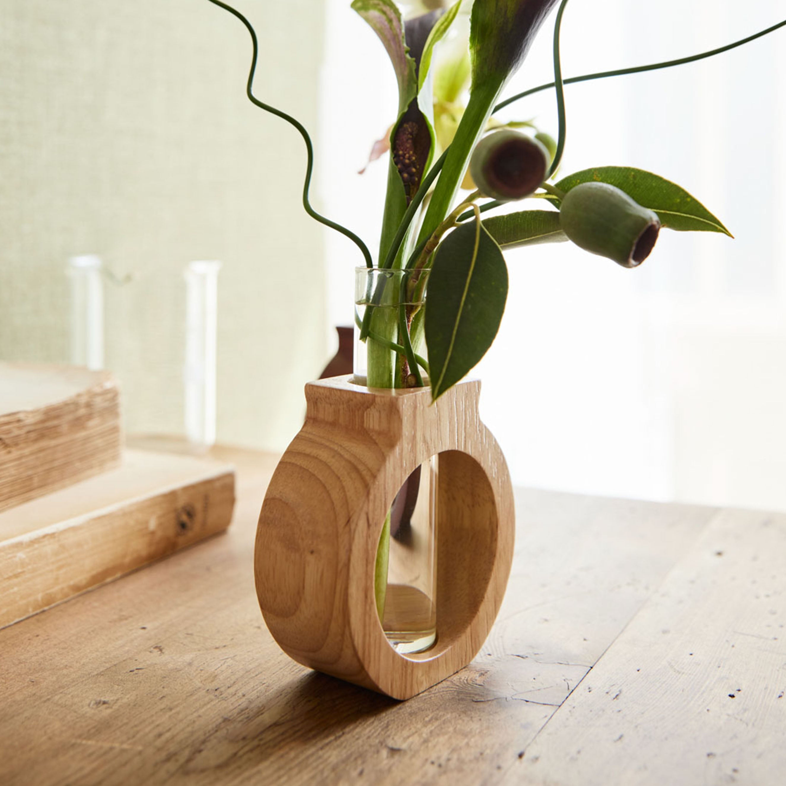 初心者にもおすすめ!実験器具のような、遊び心のある花瓶【Labo - ラボ】