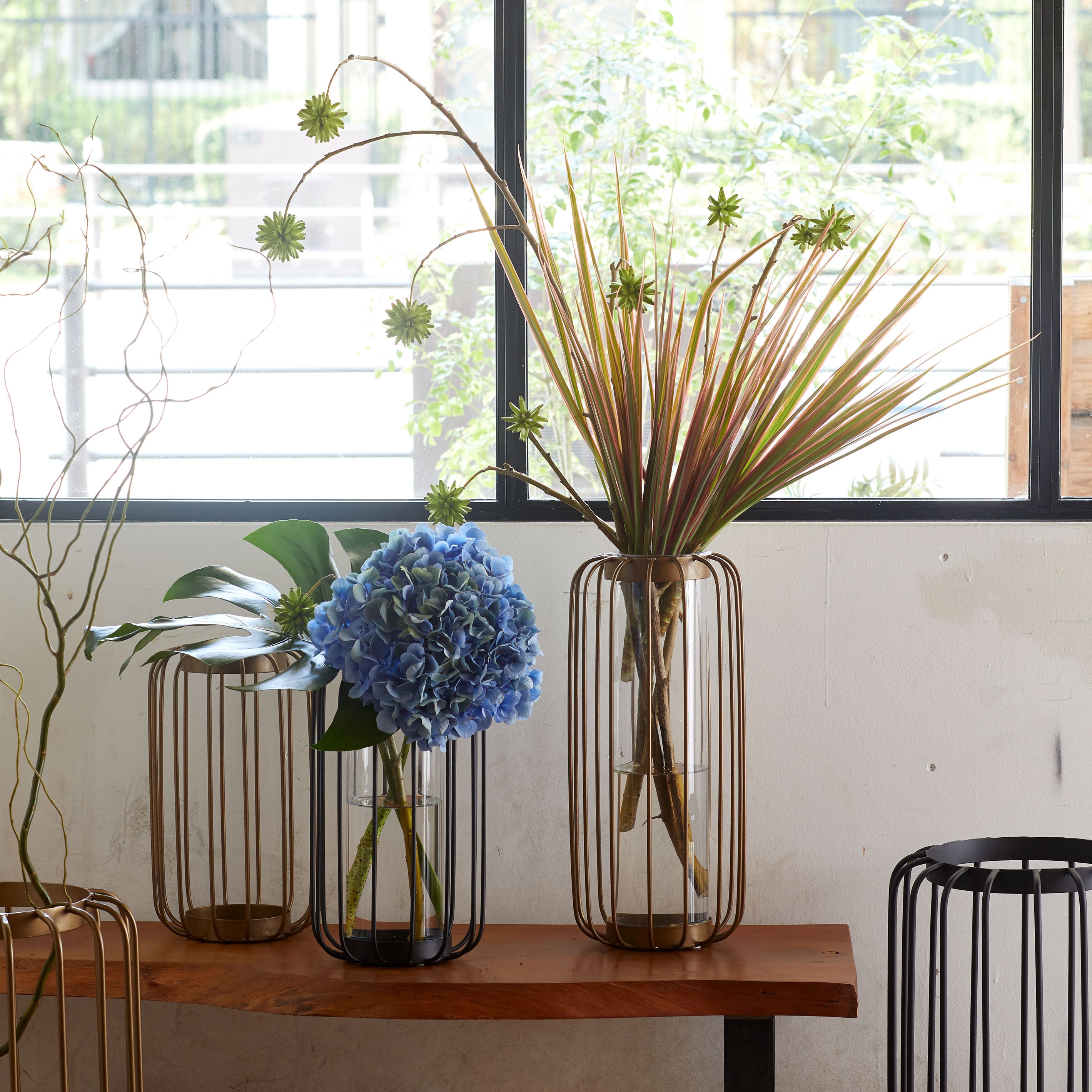 個性が際立つ!アイアンフレーム【Louver - ルーバー】