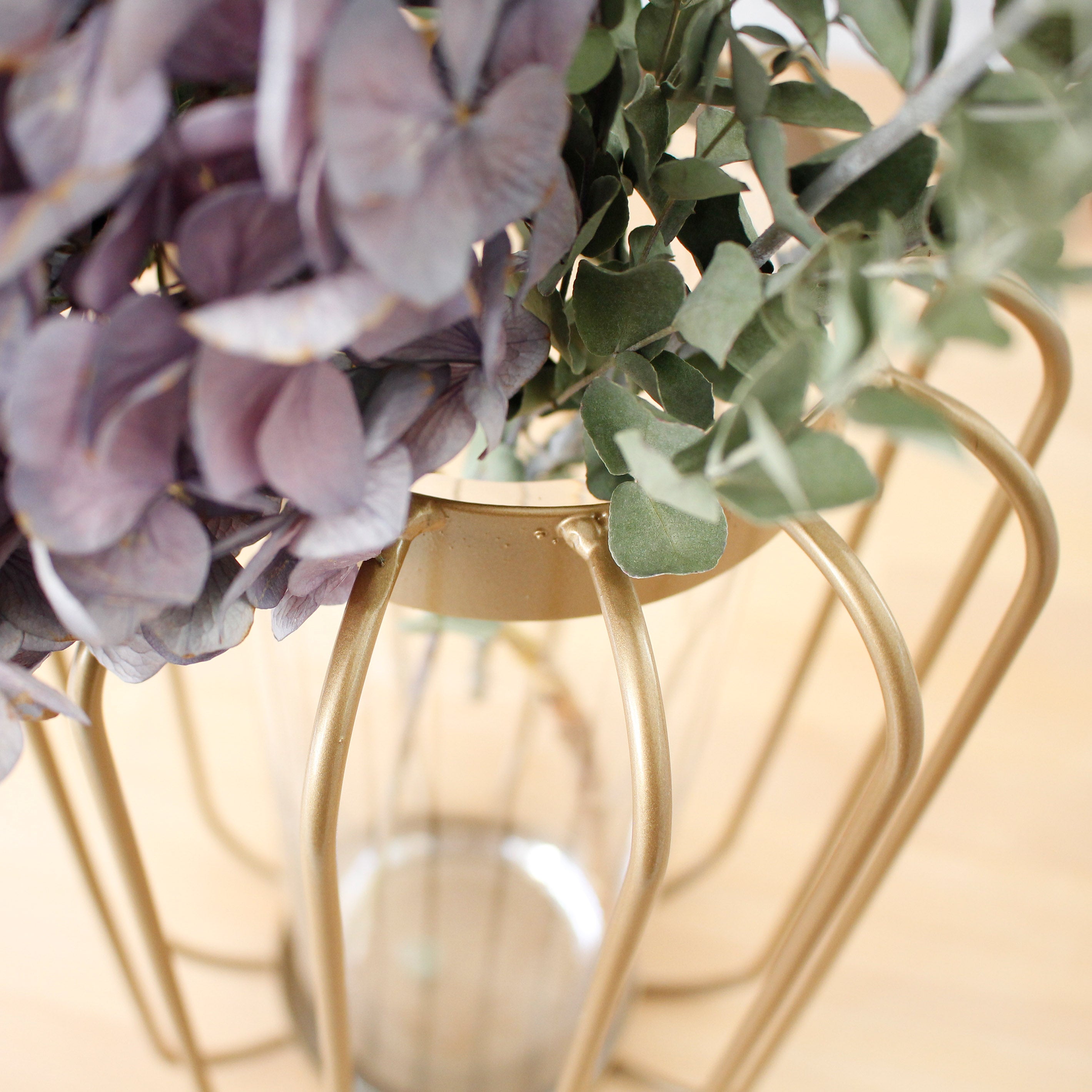 個性が際立つ!アイアンフレーム【Louver - ルーバー】