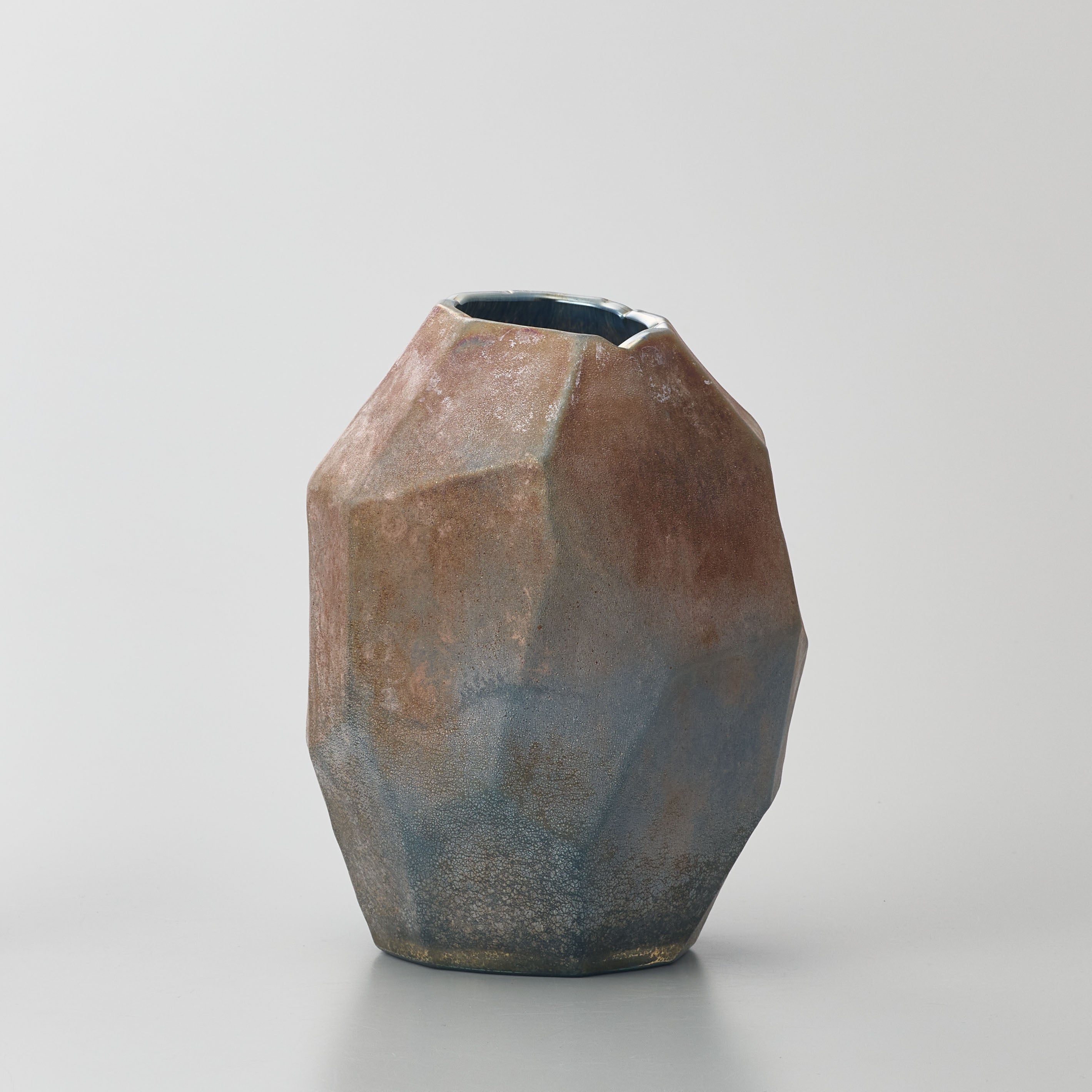 宇宙の鉱石のような、重厚感のあるガラスの花瓶【 Mars - マルス】