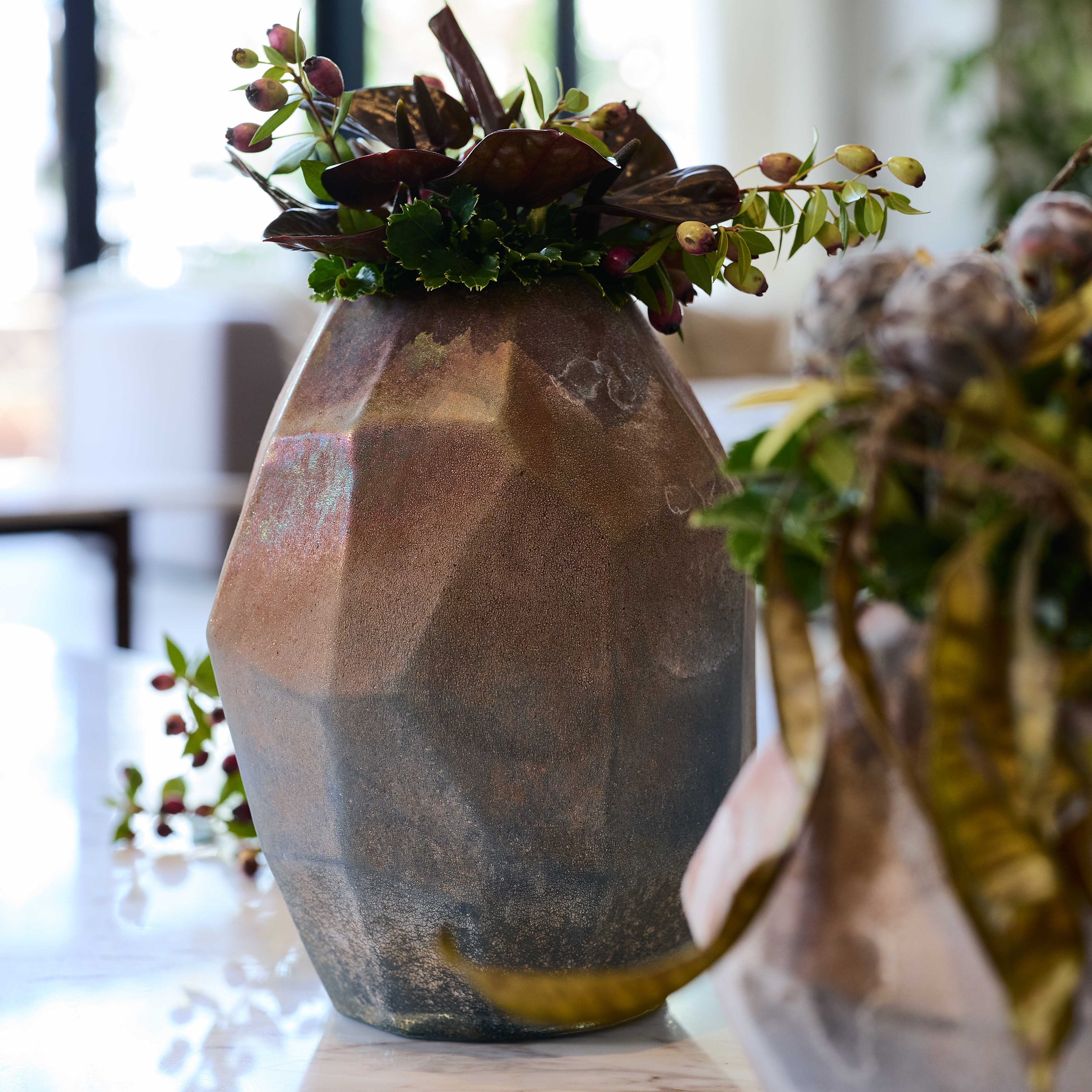 宇宙の鉱石のような、重厚感のあるガラスの花瓶【 Mars - マルス】