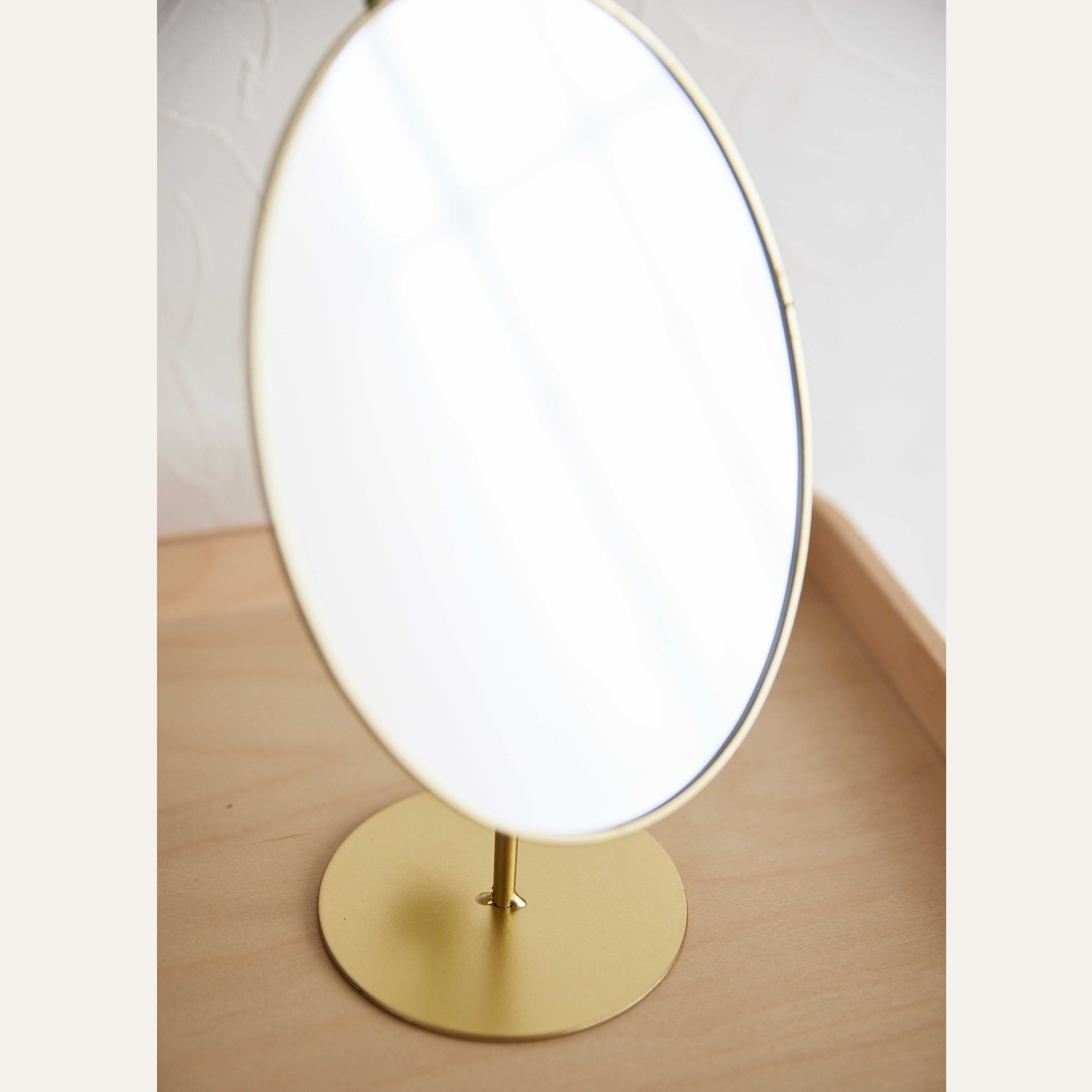 玄関やメイクのお供に!鏡と一緒になった一輪挿し【Mirror vase - ミラーベース】