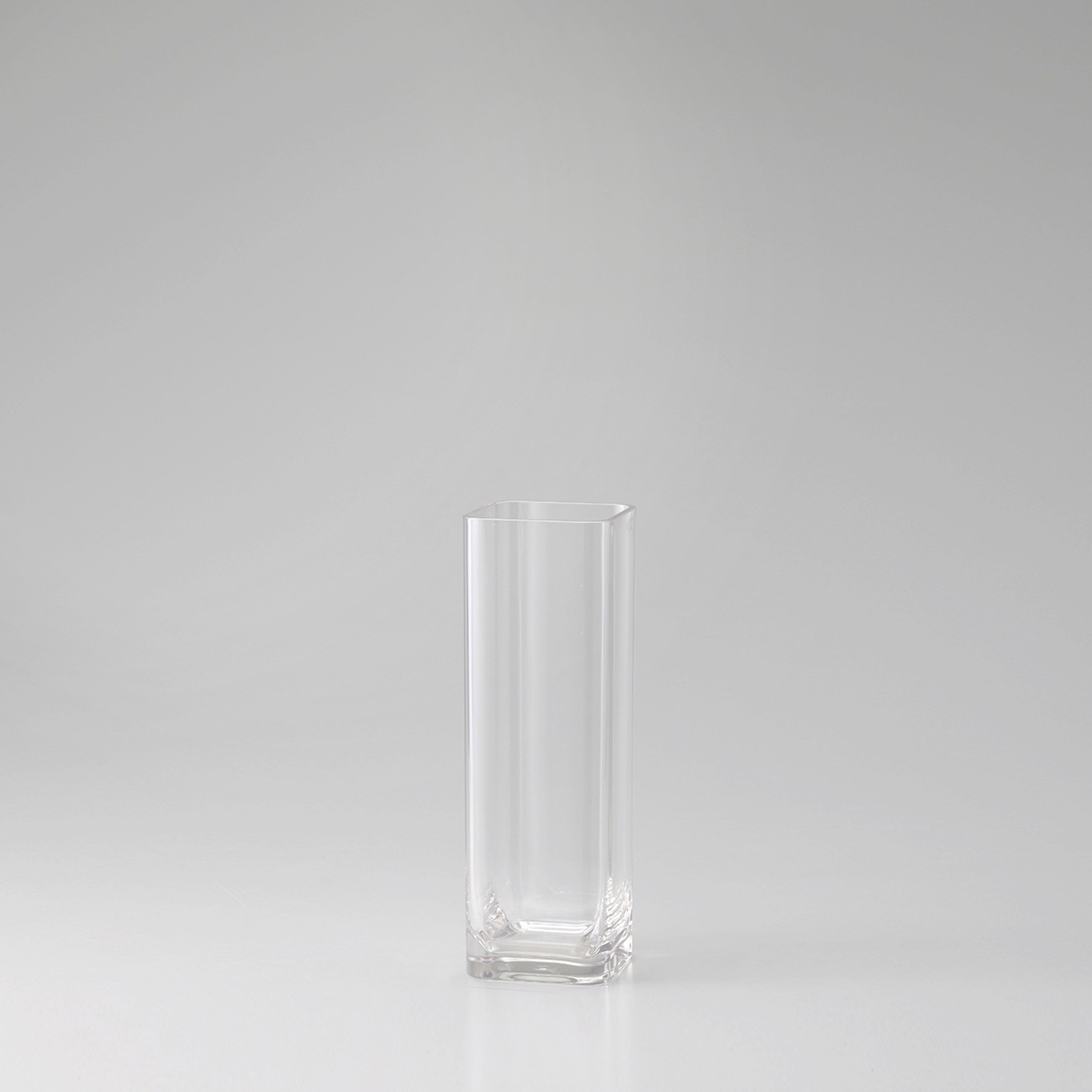 スタイリッシュなスクエアタイプのシリンダー【PC quadrangular - ピーシー クアドラングラー】割れにくいポリカーボネート製