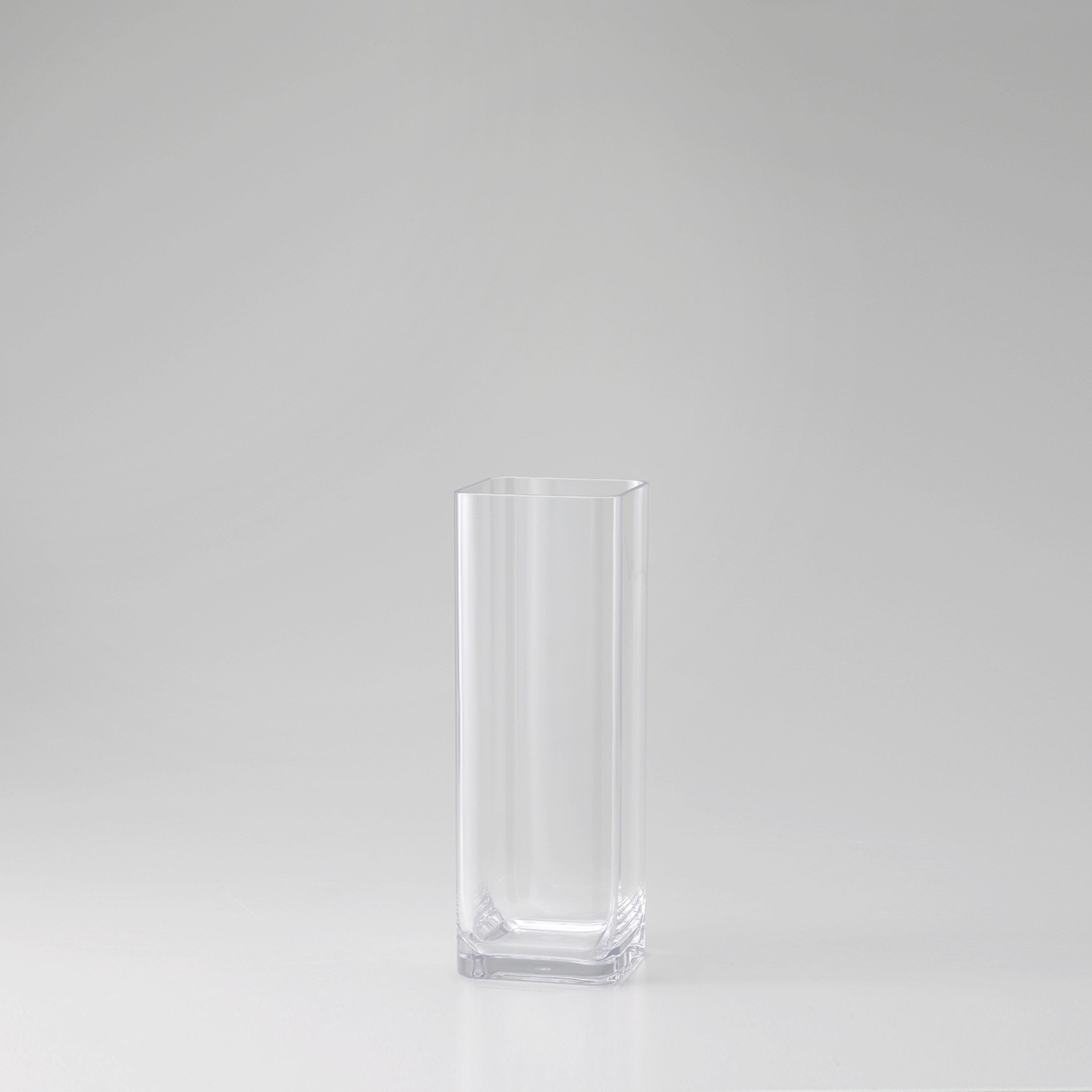 スタイリッシュなスクエアタイプのシリンダー【PC quadrangular - ピーシー クアドラングラー】割れにくいポリカーボネート製