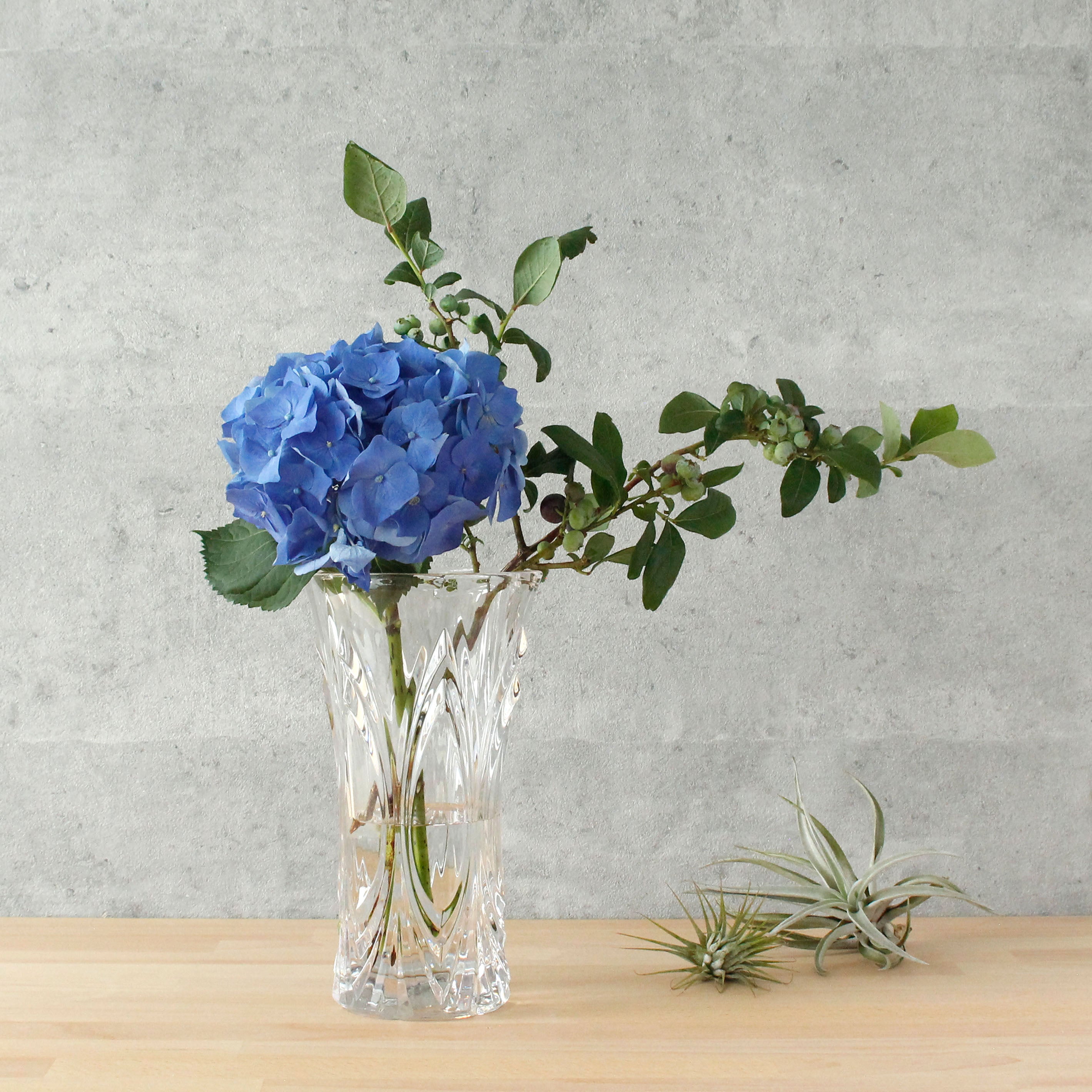 クリスタルカットような立体感!洗練された美しいフォルムの花瓶【PC reflet - ピーシー ルフレ】