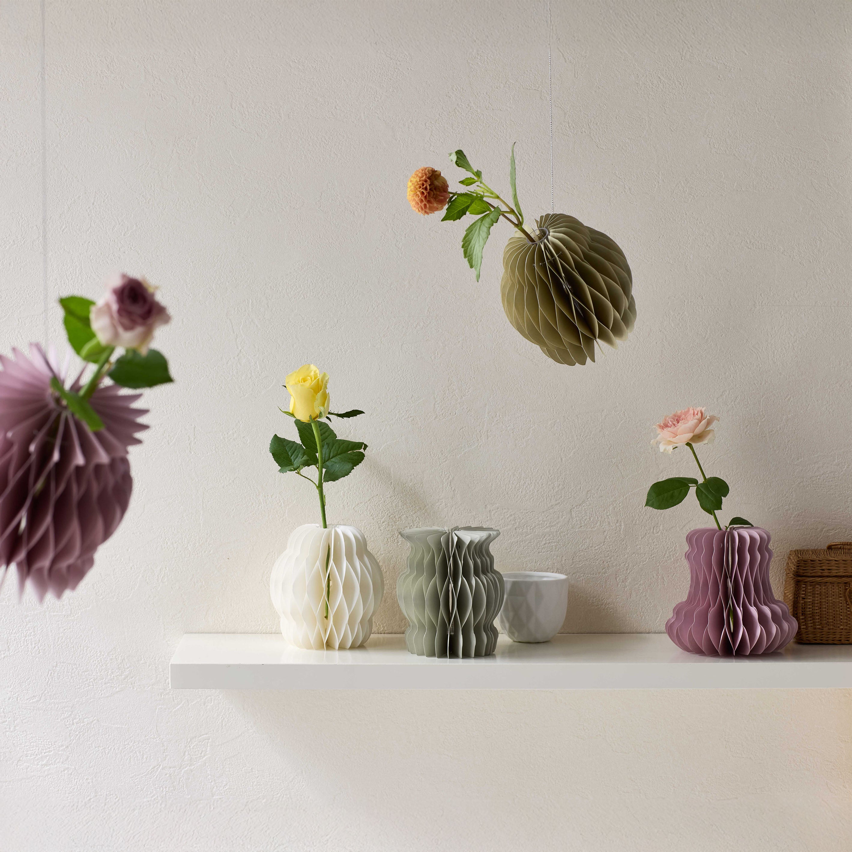 3WAYの飾り方が楽しめる100%再生紙の折りたたみ式の一輪挿し【 Plissé - プリッセ 】