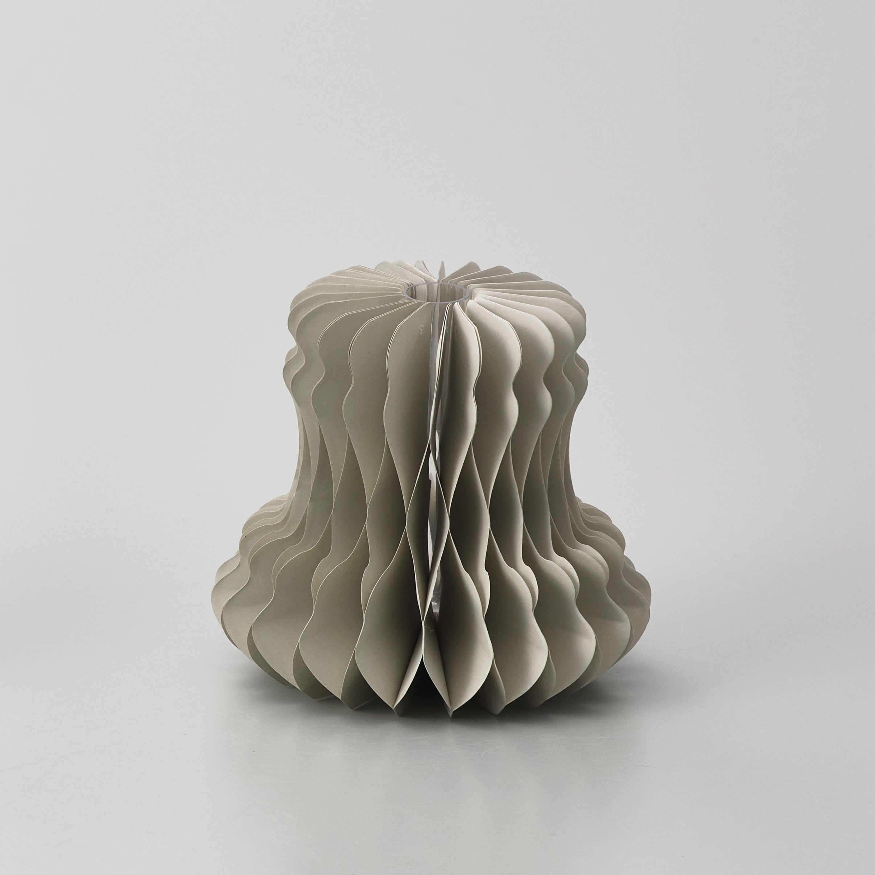 3WAYの飾り方が楽しめる100%再生紙の折りたたみ式の一輪挿し【 Plissé - プリッセ 】