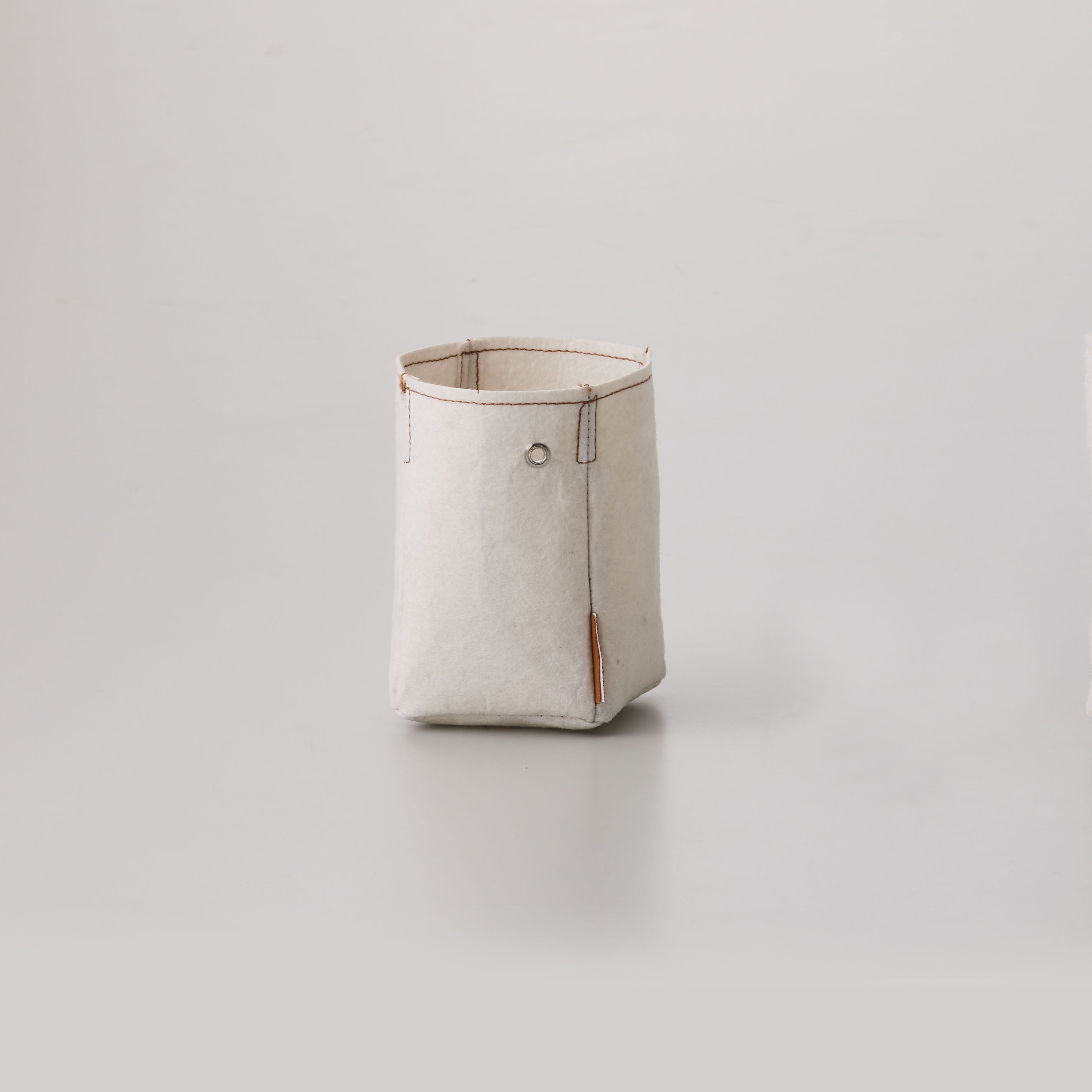 土に還るサステナブルな植木鉢 【Re:pot - リポット】ECRU(エクリュー)