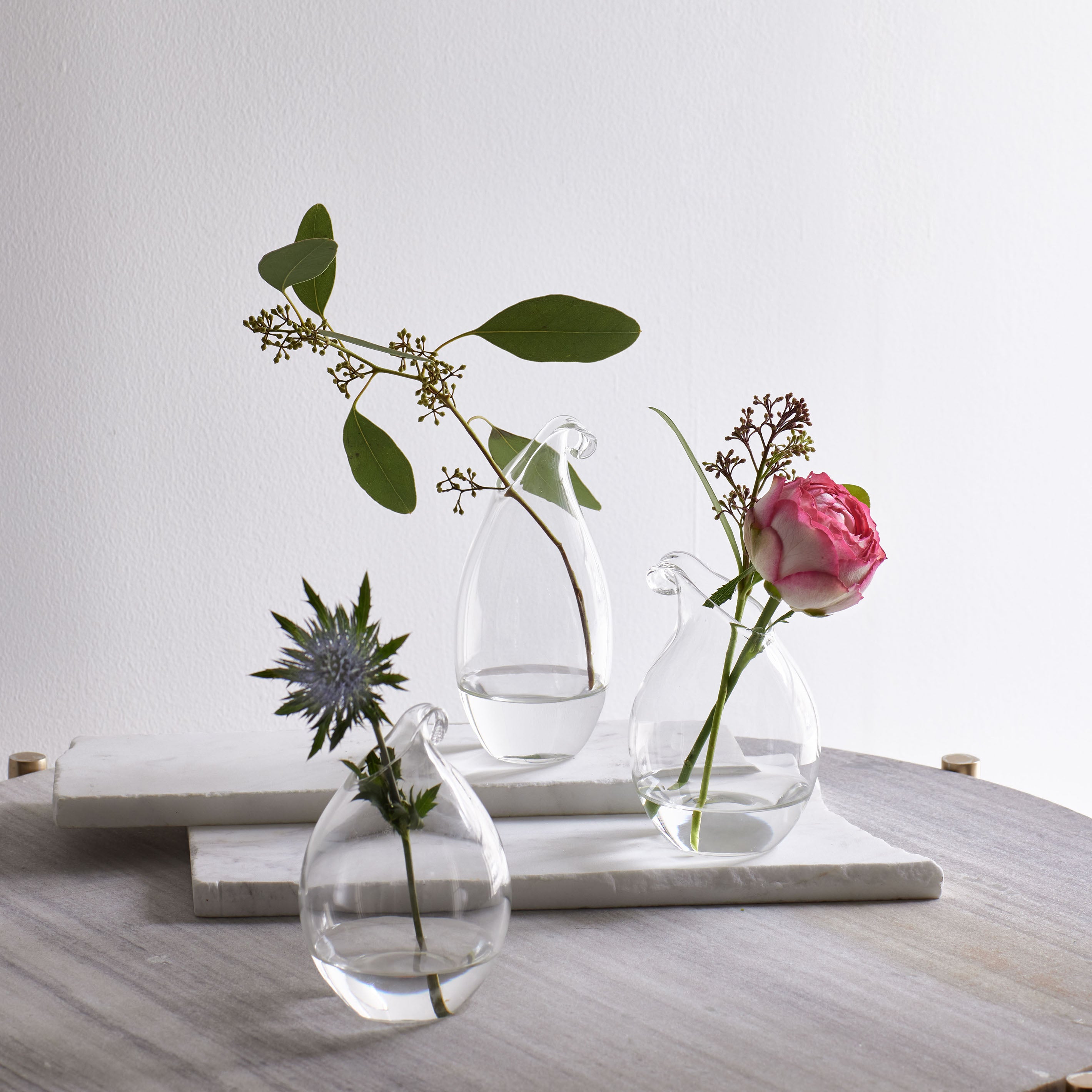 吊るしても置いてもOK!2wayで楽しめる丸いガラスの花瓶【airy drop - エアリードロップ】