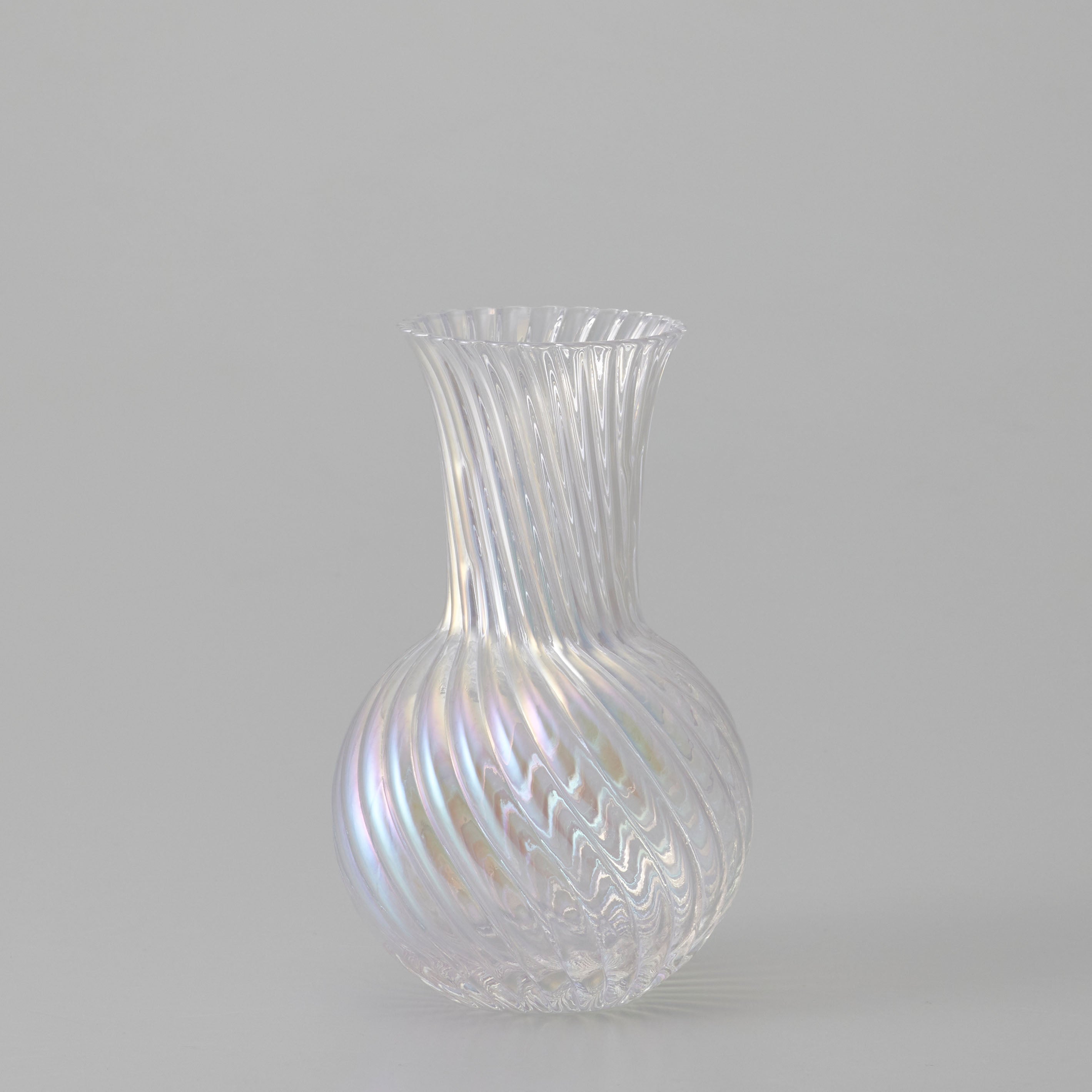 オーロラのように煌めく、丸いガラスの花瓶【aura - アウラ】