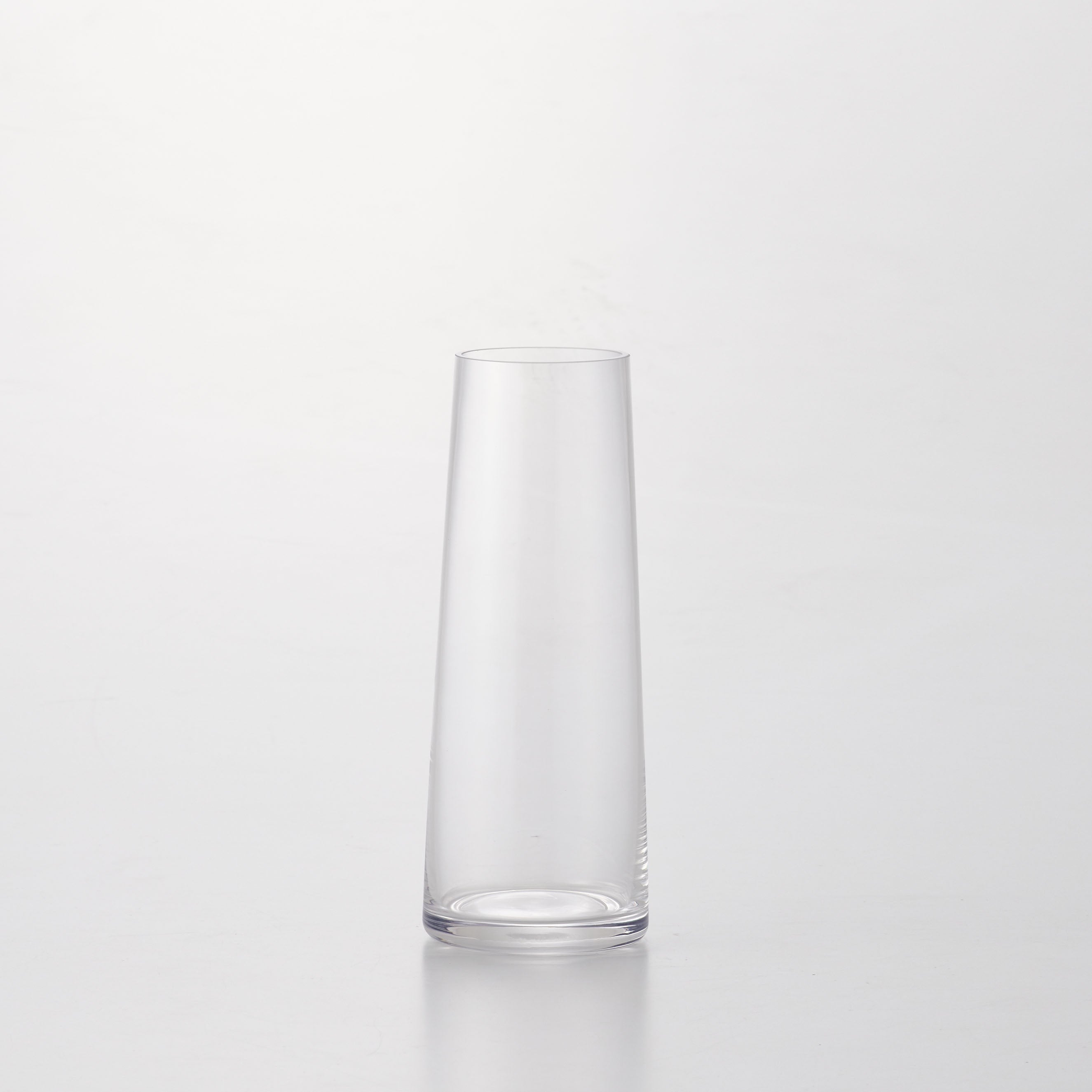 スモーキーカラーがおしゃれ!バリエーションも豊富で、最適なサイズがきっと見つかる!シンプルなガラスの花瓶【conicaglass - コニカグラス】