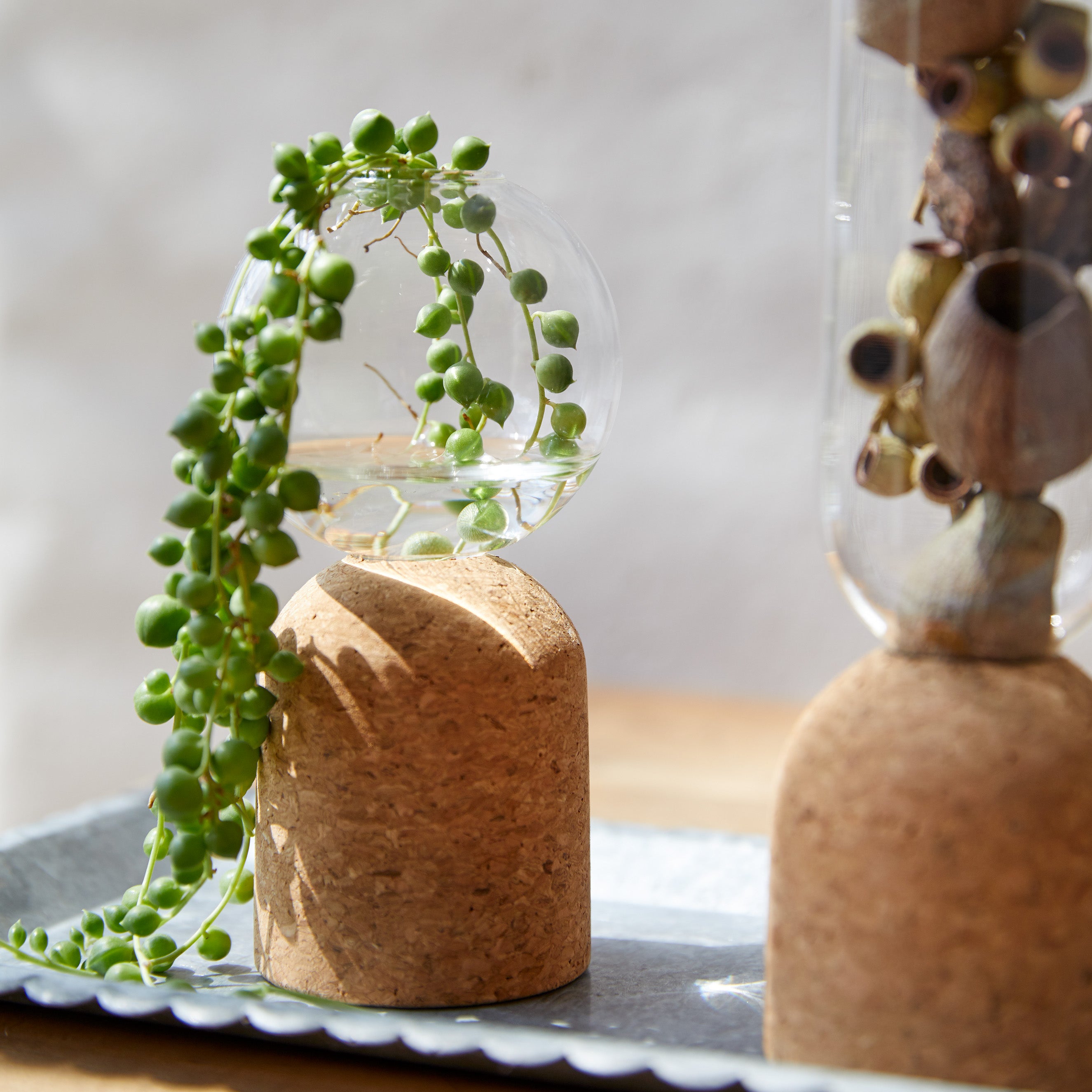 ころんと丸いコルクが愛らしいガラスの一輪挿し【coruru - コルル】