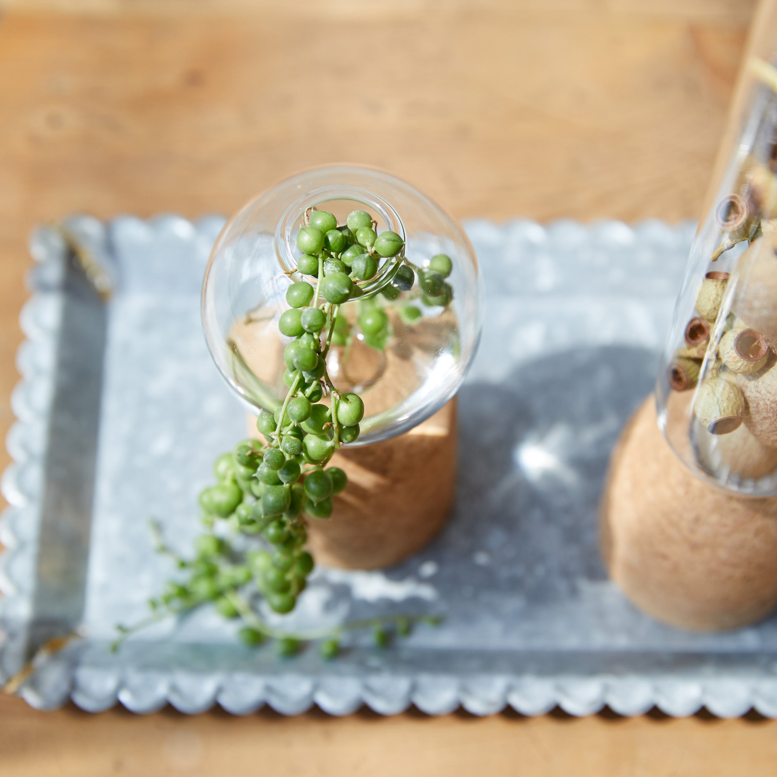 ころんと丸いコルクが愛らしいガラスの一輪挿し【coruru - コルル】