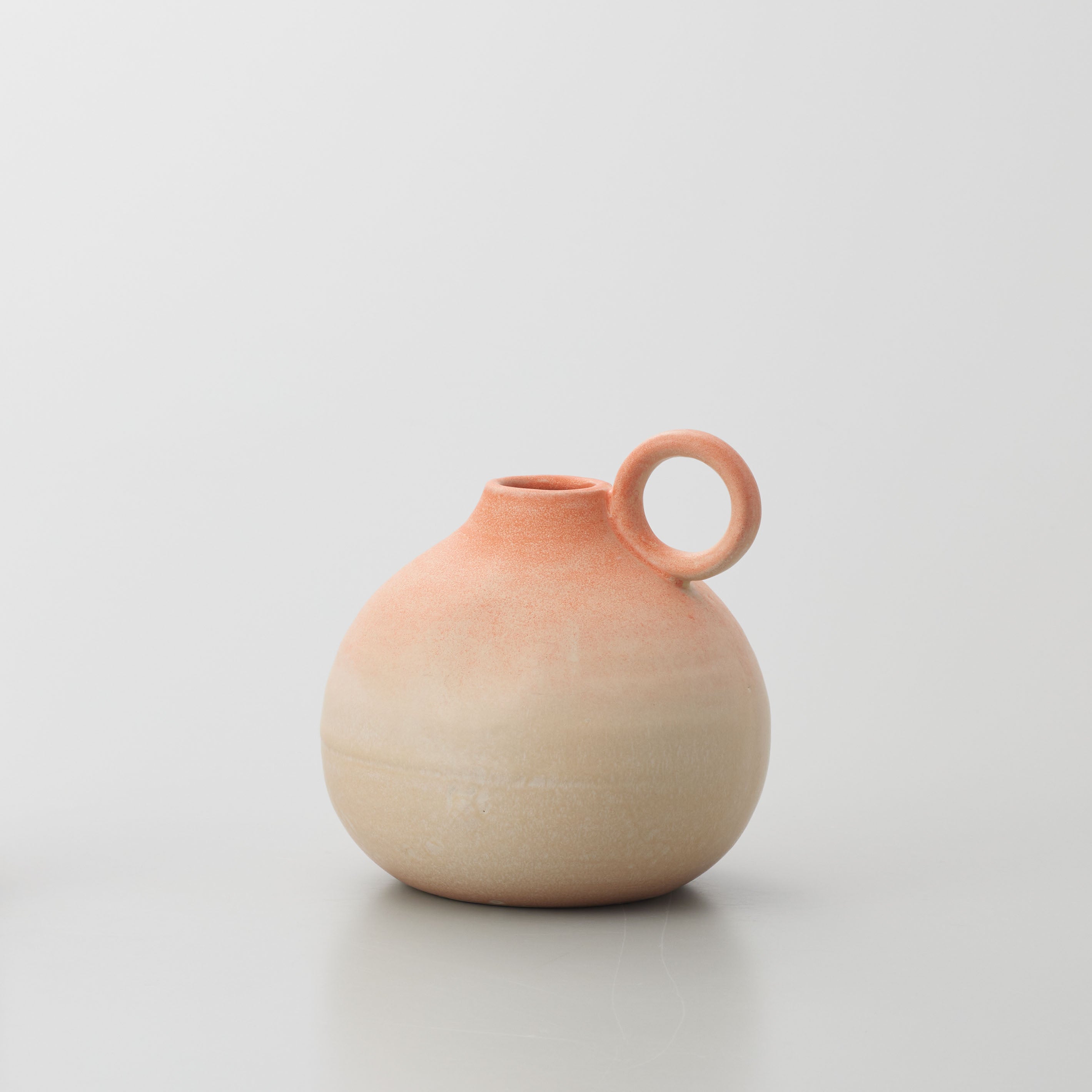 ぽってりとしたあたたかみのある花瓶【hinata - ヒナタ】