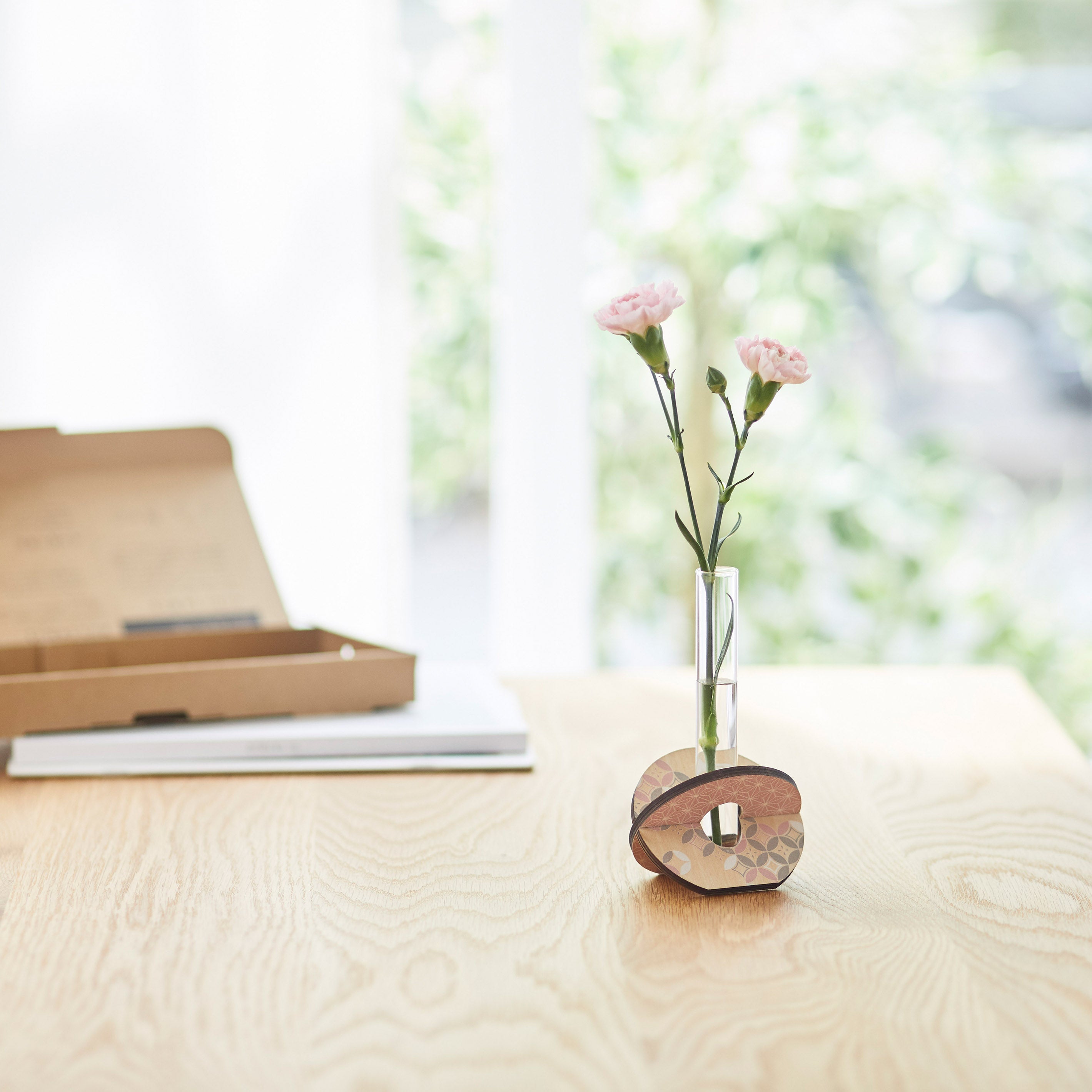 花と一緒に郵送できる一輪挿し【一輪箋 - いちりんせん】