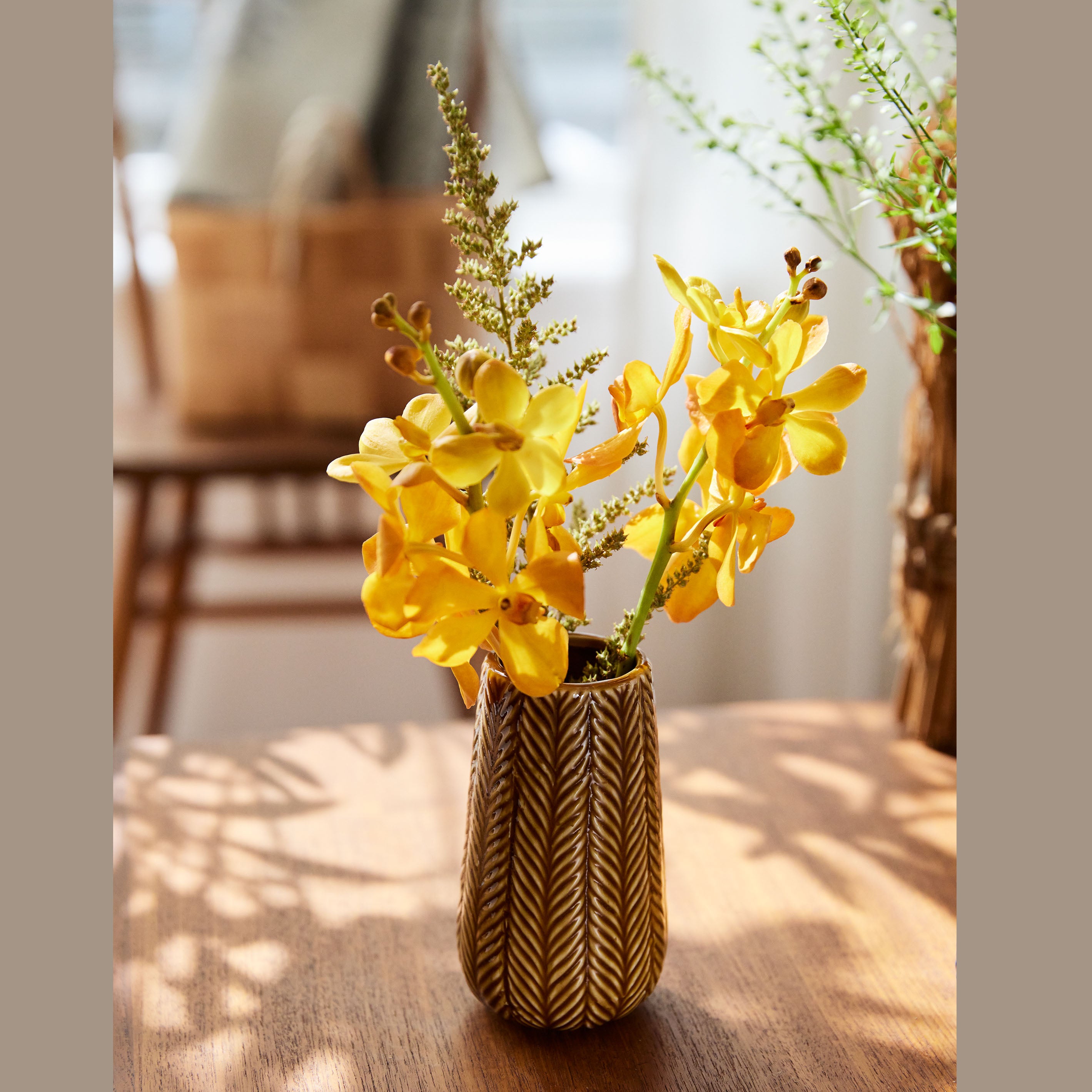 葉っぱの模様の北欧ヴィンテージスタイルの花瓶【kukka - クッカ】