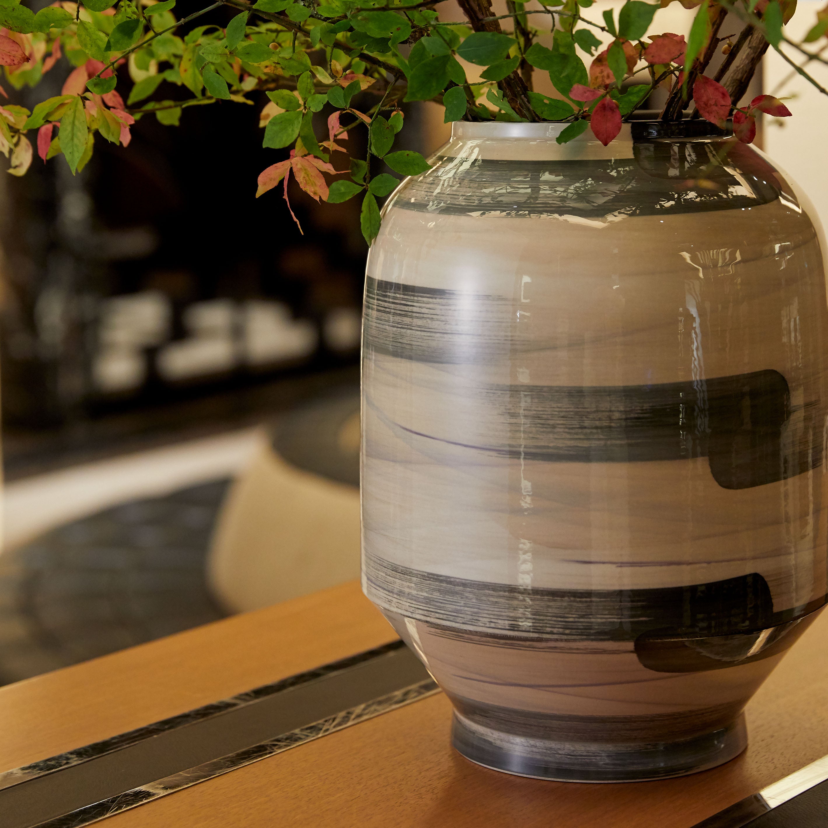 ハンドペイントのオリエンタルな花瓶【marumo - マルモ】