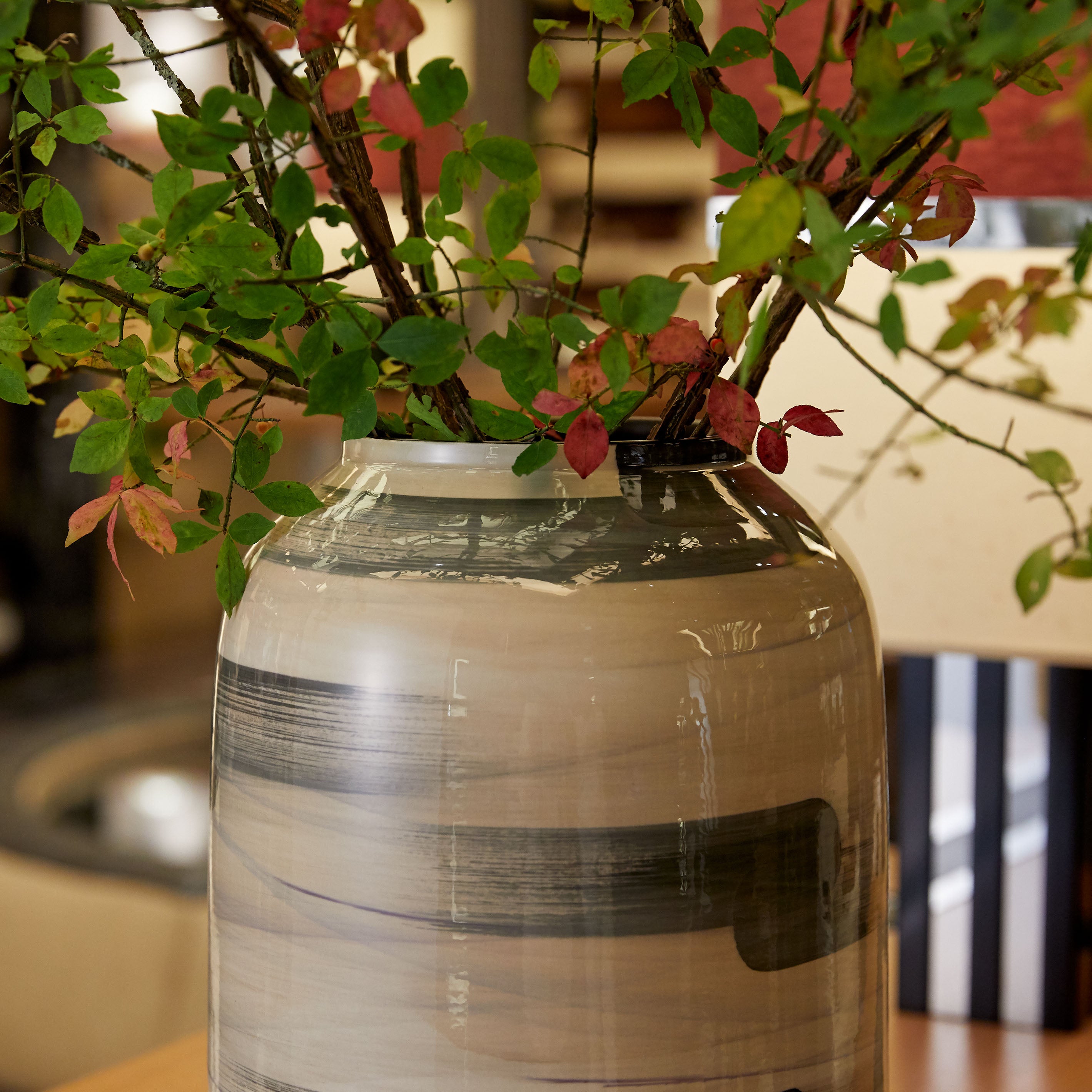 ハンドペイントのオリエンタルな花瓶【marumo - マルモ】