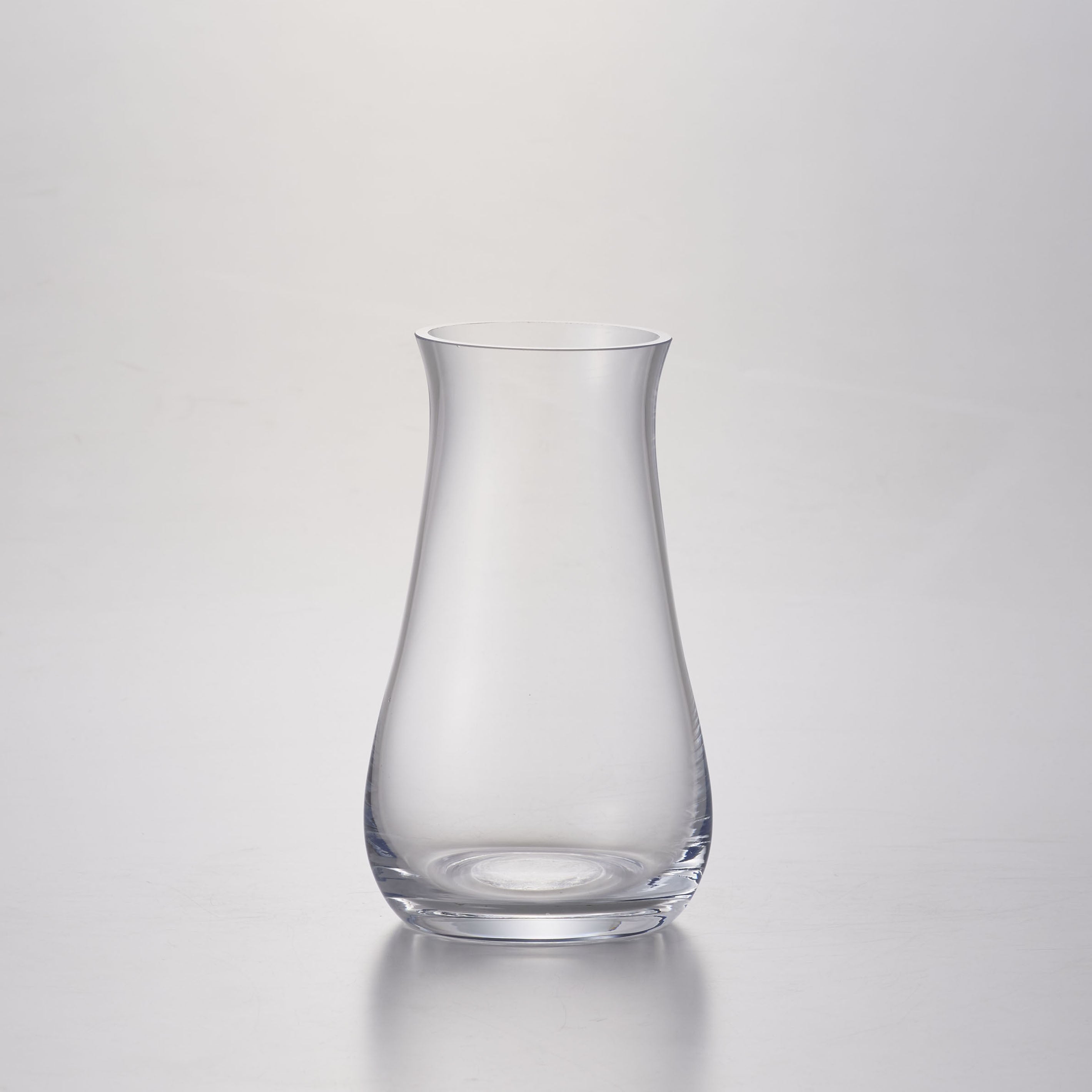 シンプルで機能的な、透明・茶色のグラデーションカラーが魅力のガラスの花瓶【mazzo - マッツォ】トールタイプ