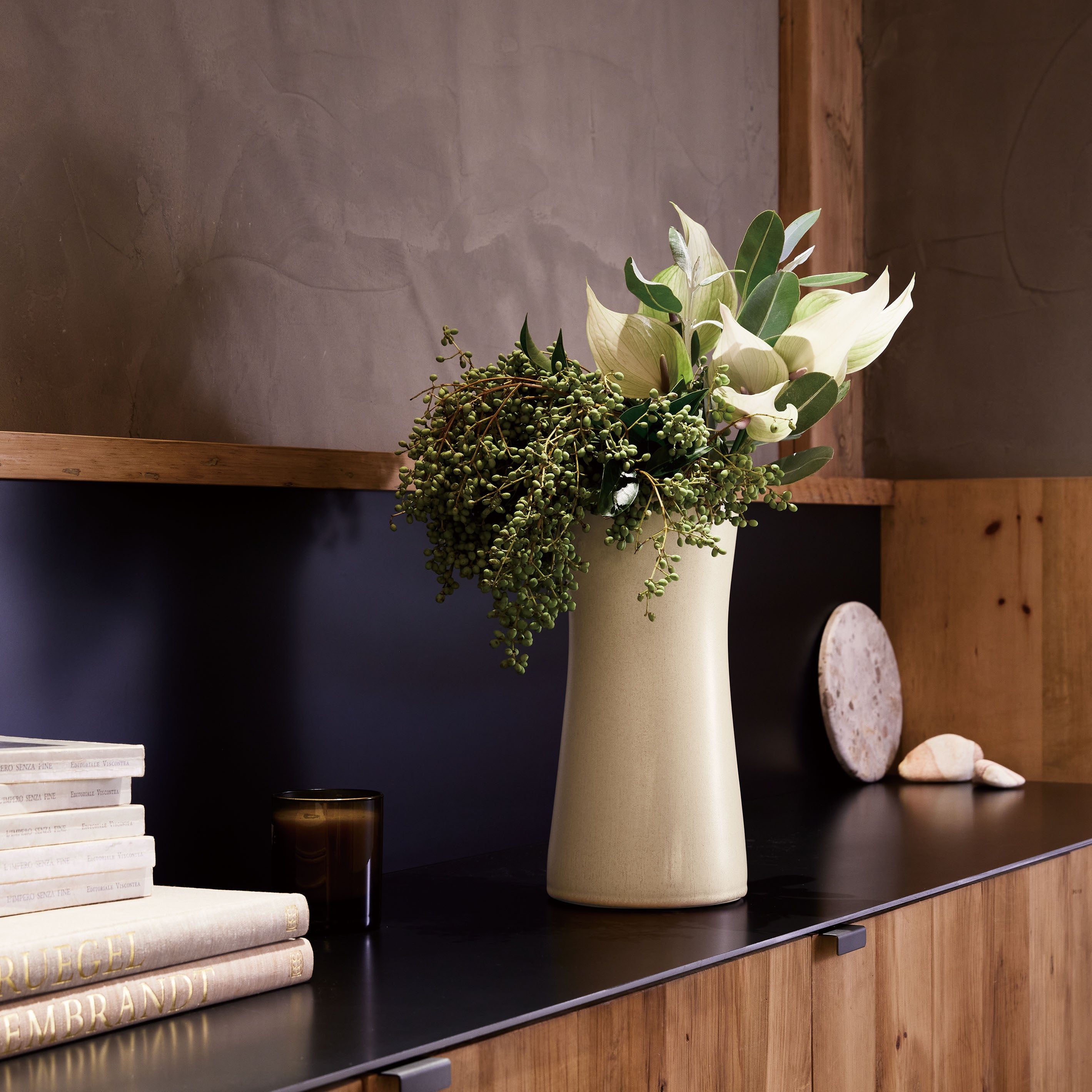 アースカラーの素朴で落ち着いた雰囲気の花瓶【naturalité - ナチュラリテ】