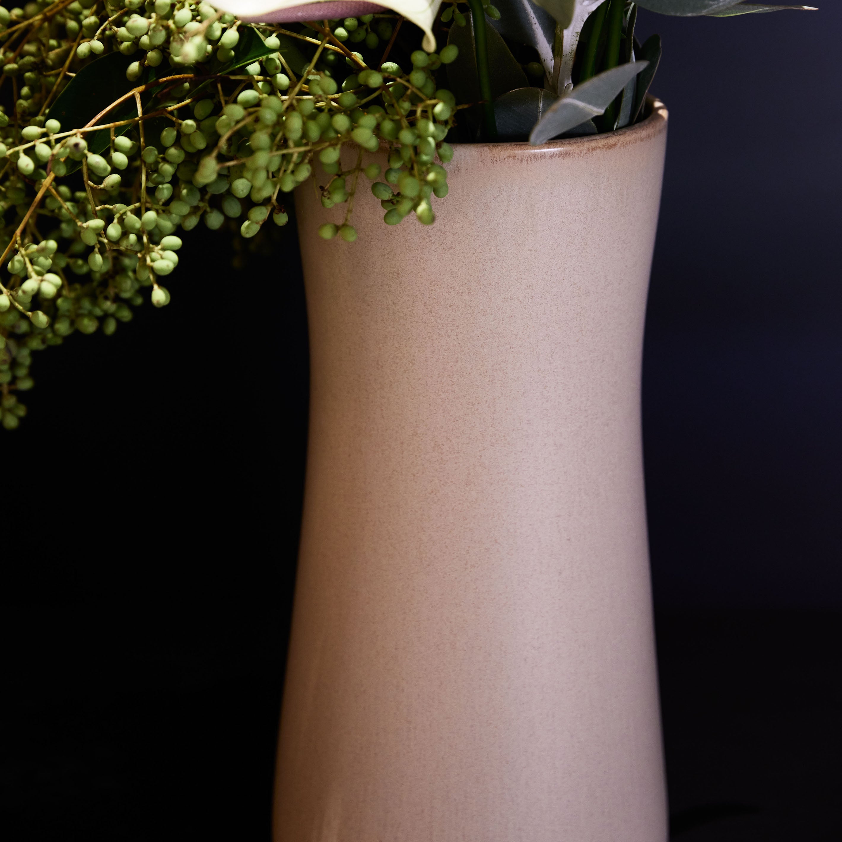 アースカラーの素朴で落ち着いた雰囲気の花瓶【naturalité - ナチュラリテ】