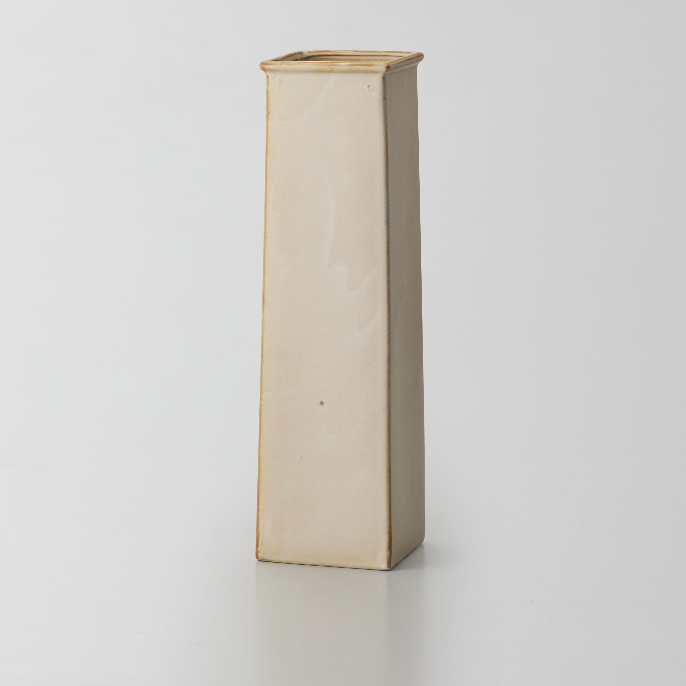 枝ものをいけるのにぴったり!和モダンな花瓶【 sobre - ソブル 】