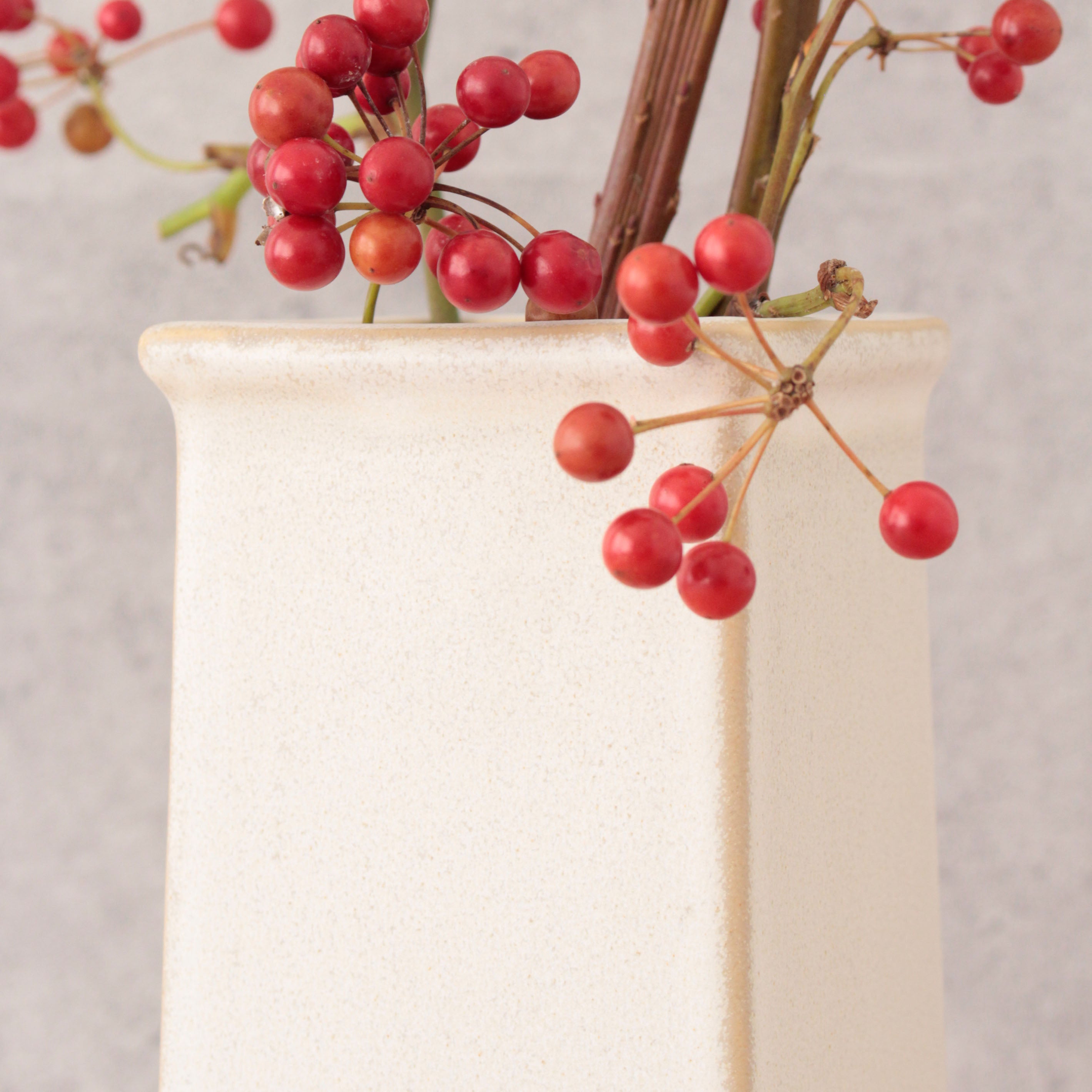 枝ものをいけるのにぴったり!和モダンな花瓶【 sobre - ソブル 】