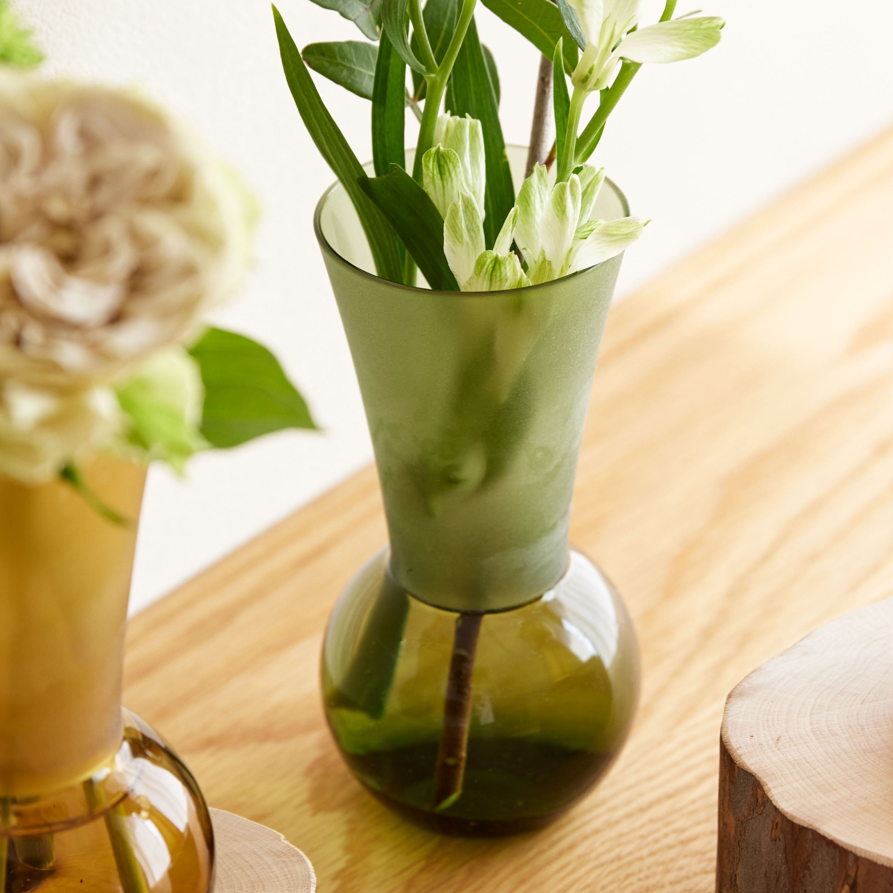 ○と△のカタチの組み合わせがユニークなガラスの花瓶【teruteru - テルテル】