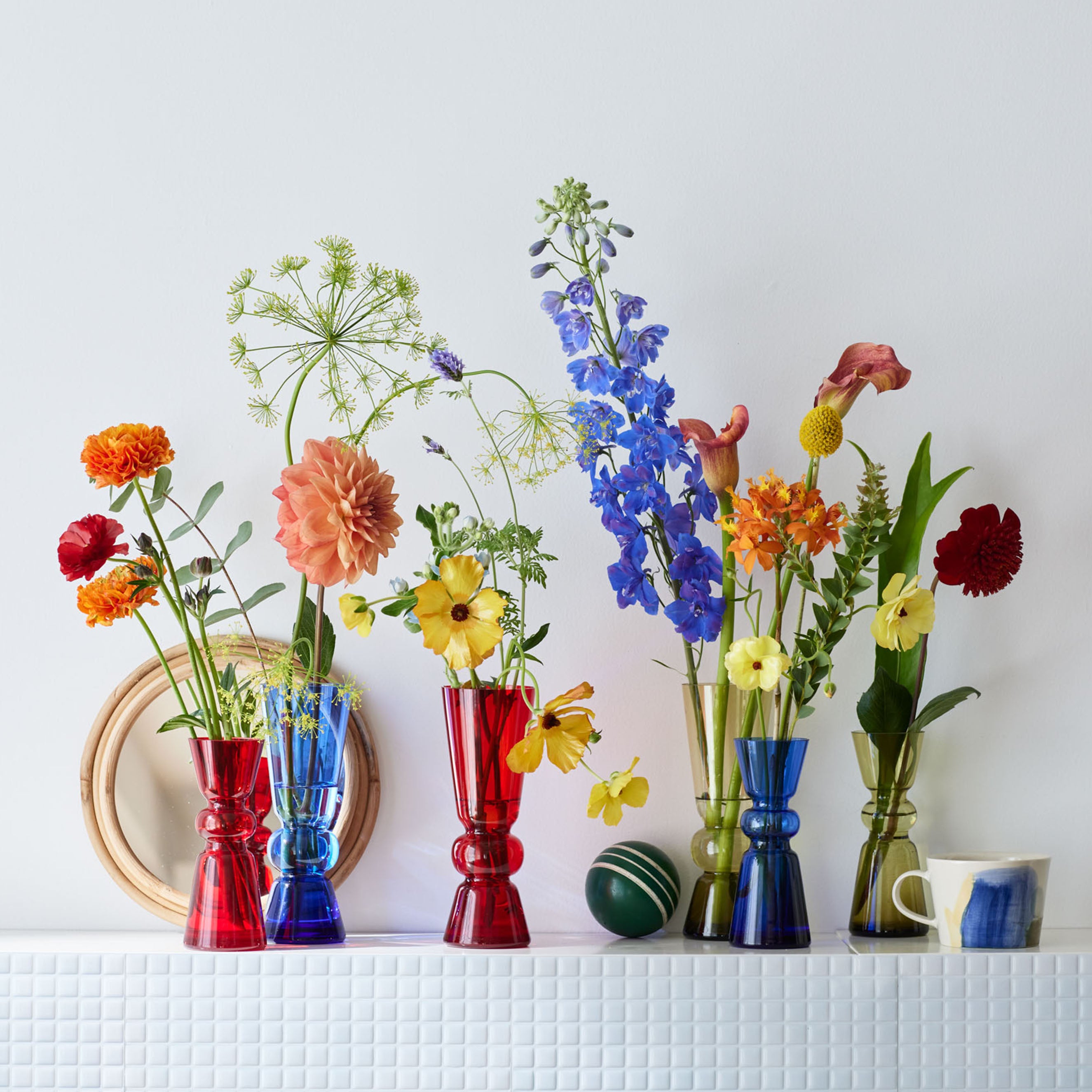 カラフルでポップなカラーが魅力!ガラスの花瓶【valoa - ヴァロア】