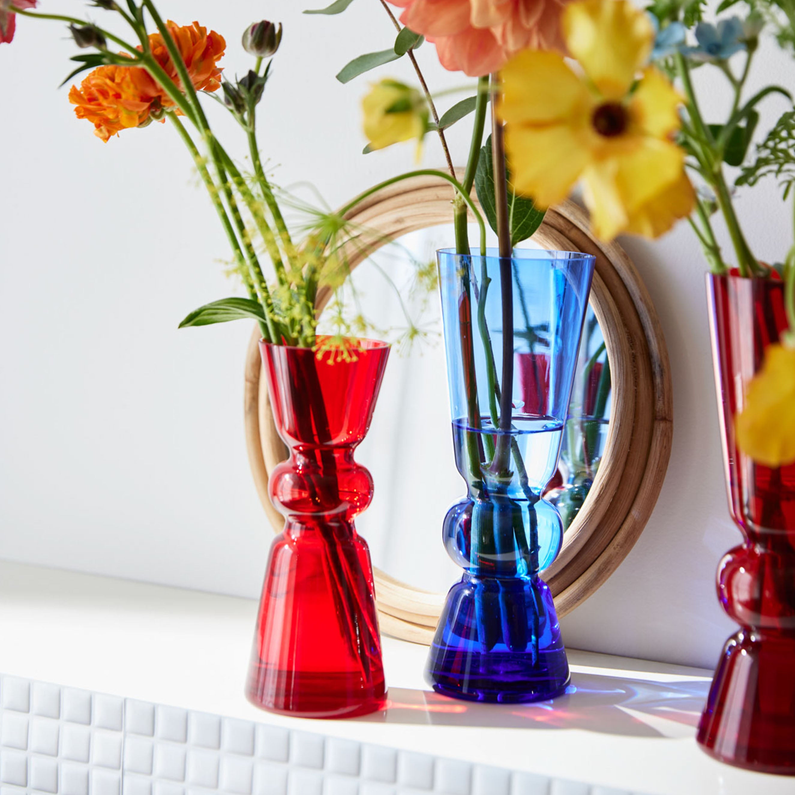 カラフルでポップなカラーが魅力!ガラスの花瓶【valoa - ヴァロア】