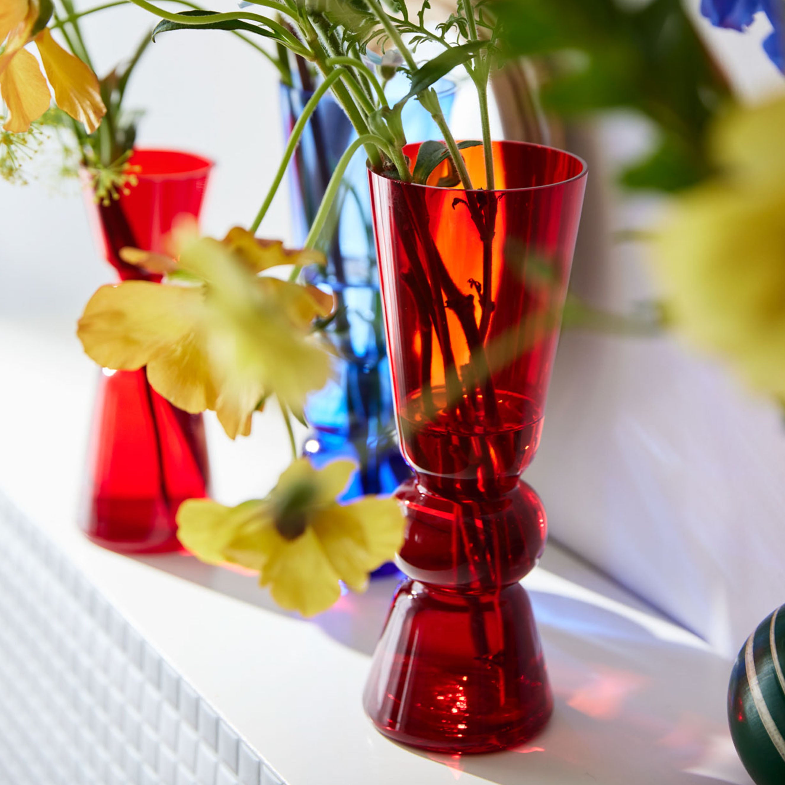 カラフルでポップなカラーが魅力!ガラスの花瓶【valoa - ヴァロア】
