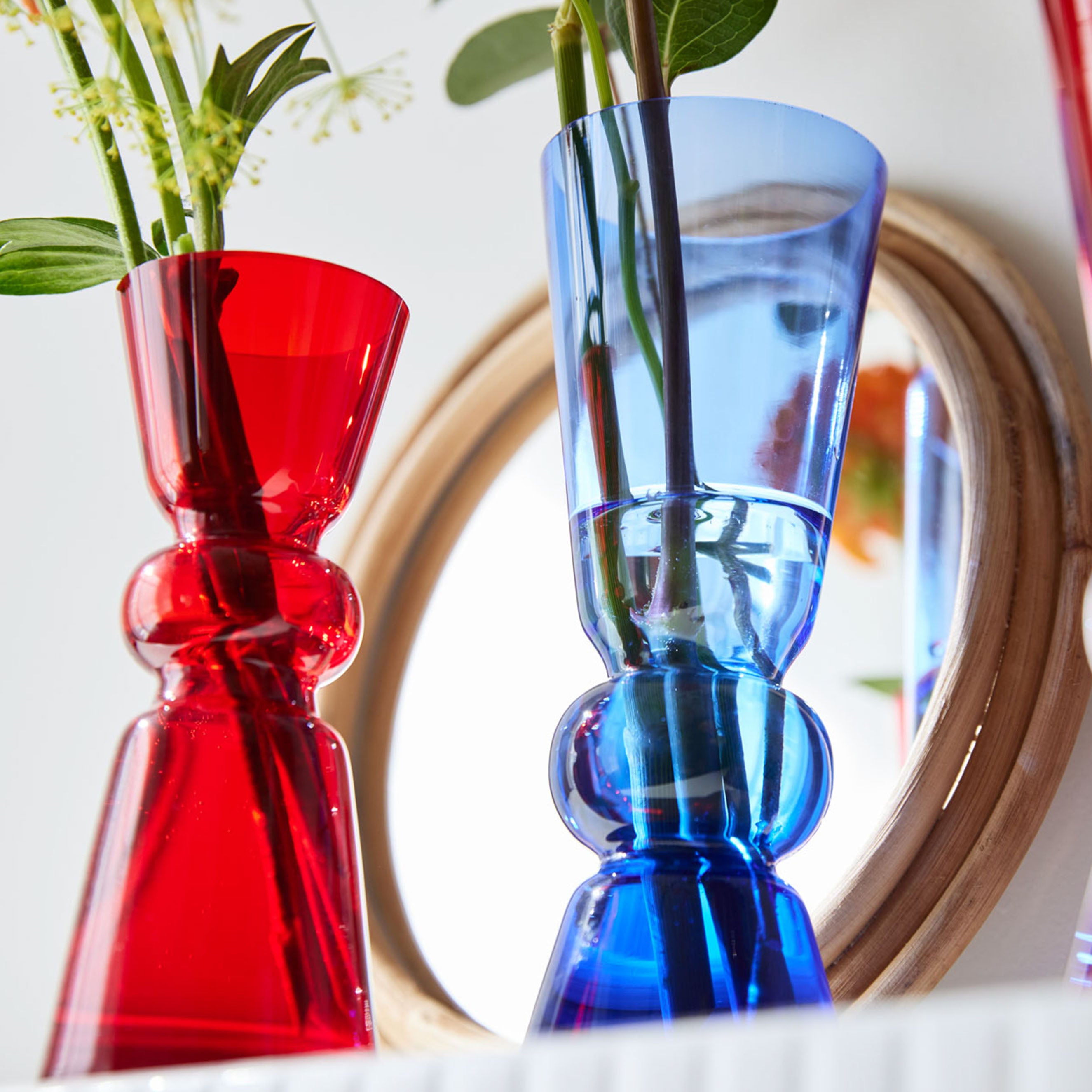 カラフルでポップなカラーが魅力!ガラスの花瓶【valoa - ヴァロア】