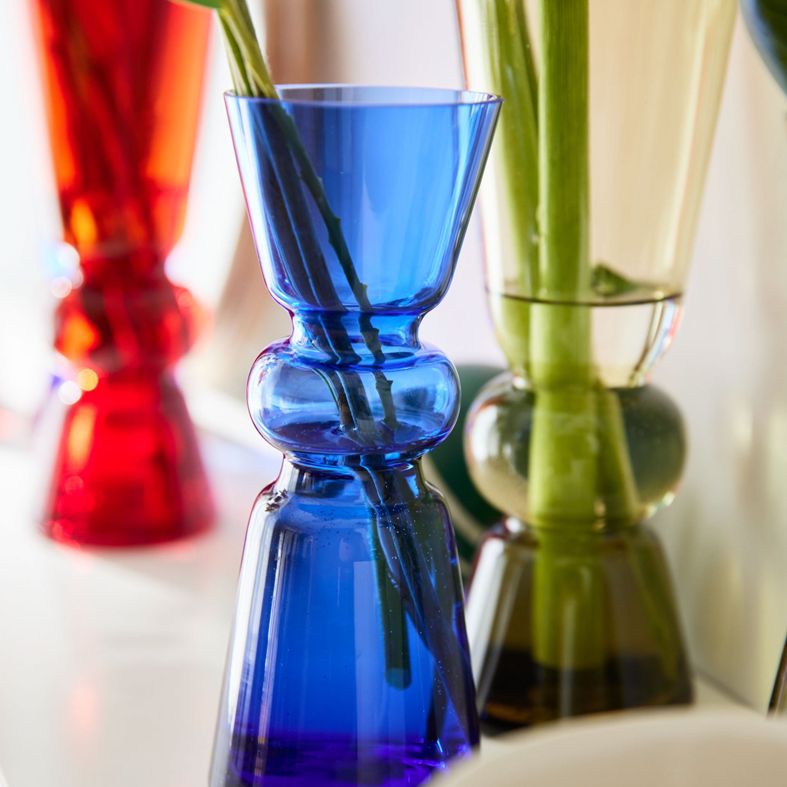 カラフルでポップなカラーが魅力!ガラスの花瓶【valoa - ヴァロア】