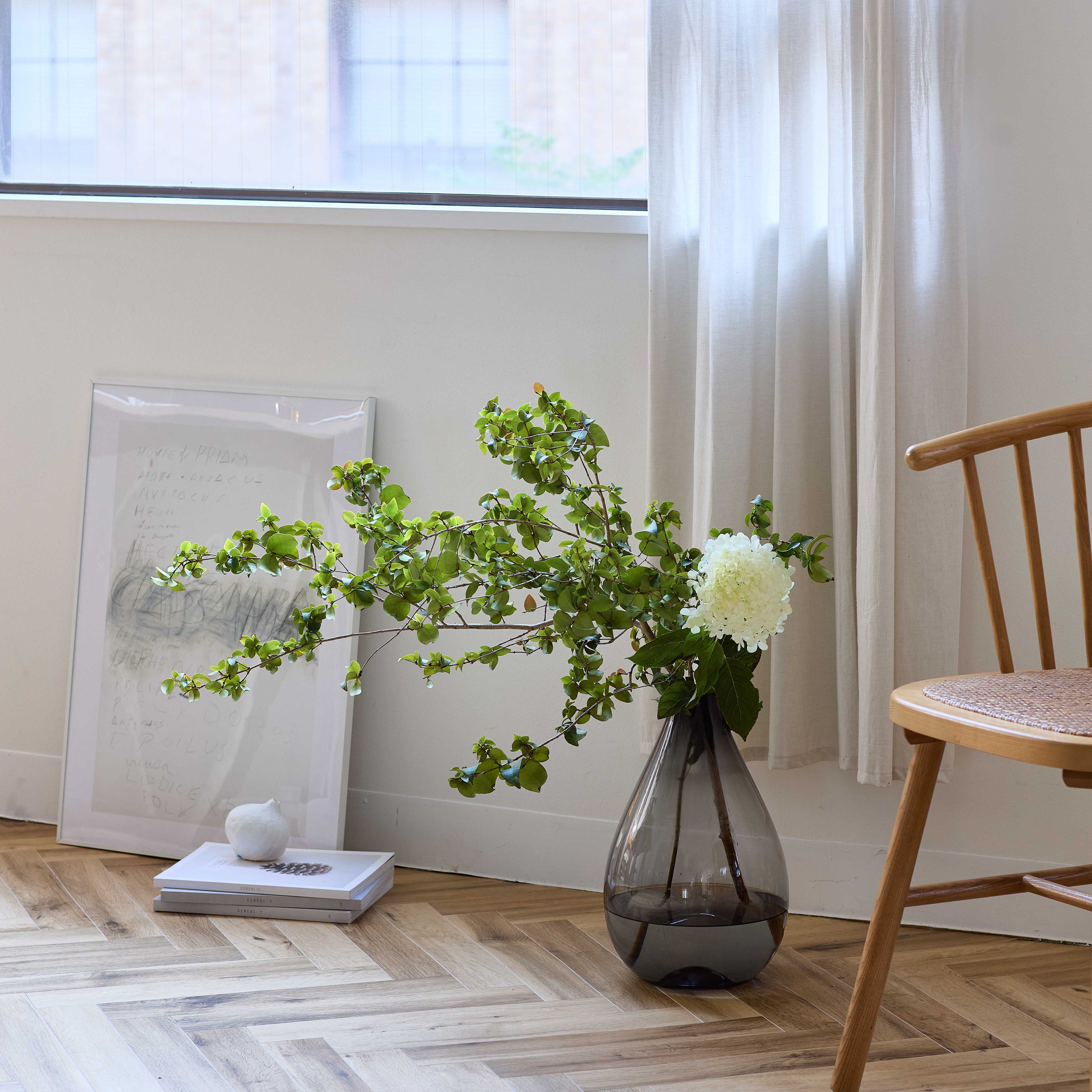 スモーキーカラーのガラスの花瓶【 Dew - デュー 】