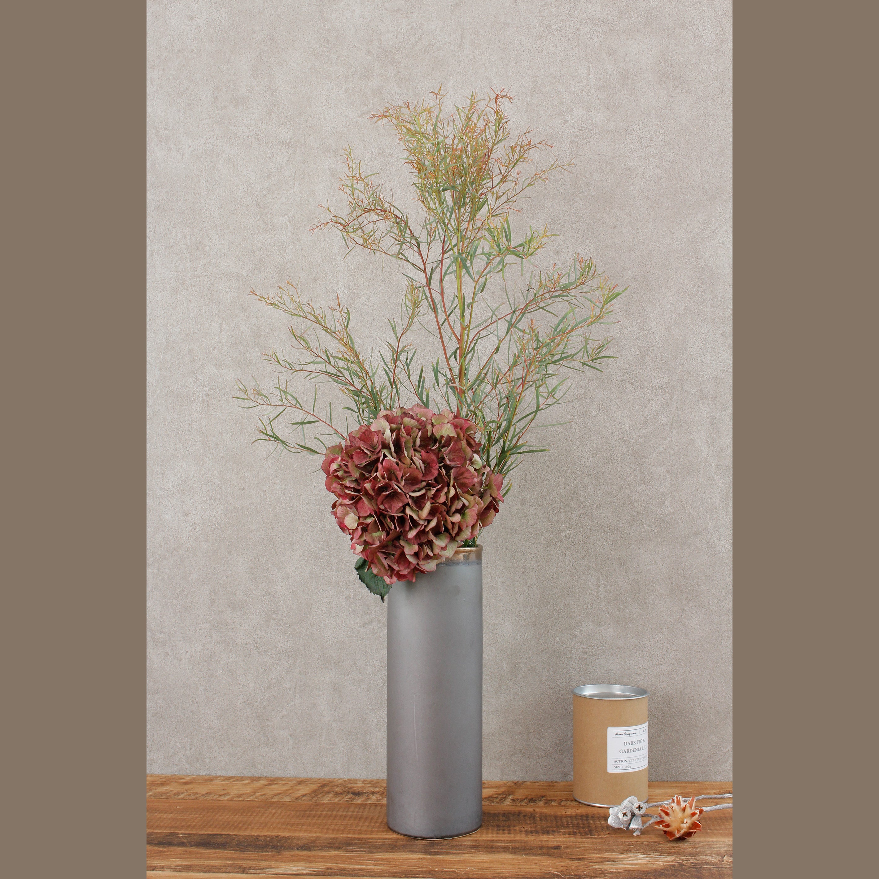 枝ものをシンプルに飾れるメタリックな花瓶【Lava - ラーヴァ】和室にもおすすめ