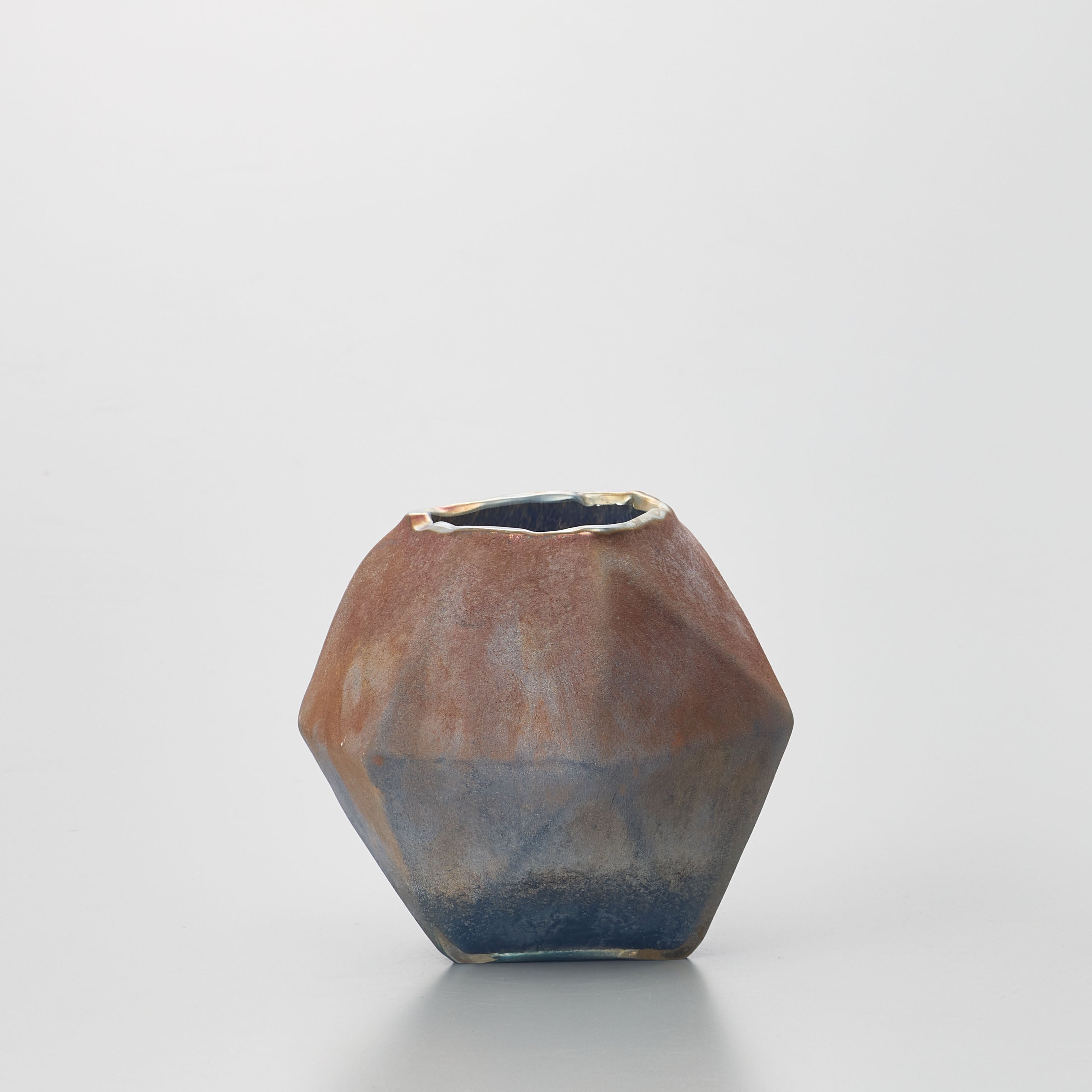 宇宙の鉱石のような、重厚感のあるガラスの花瓶【 Mars - マルス】