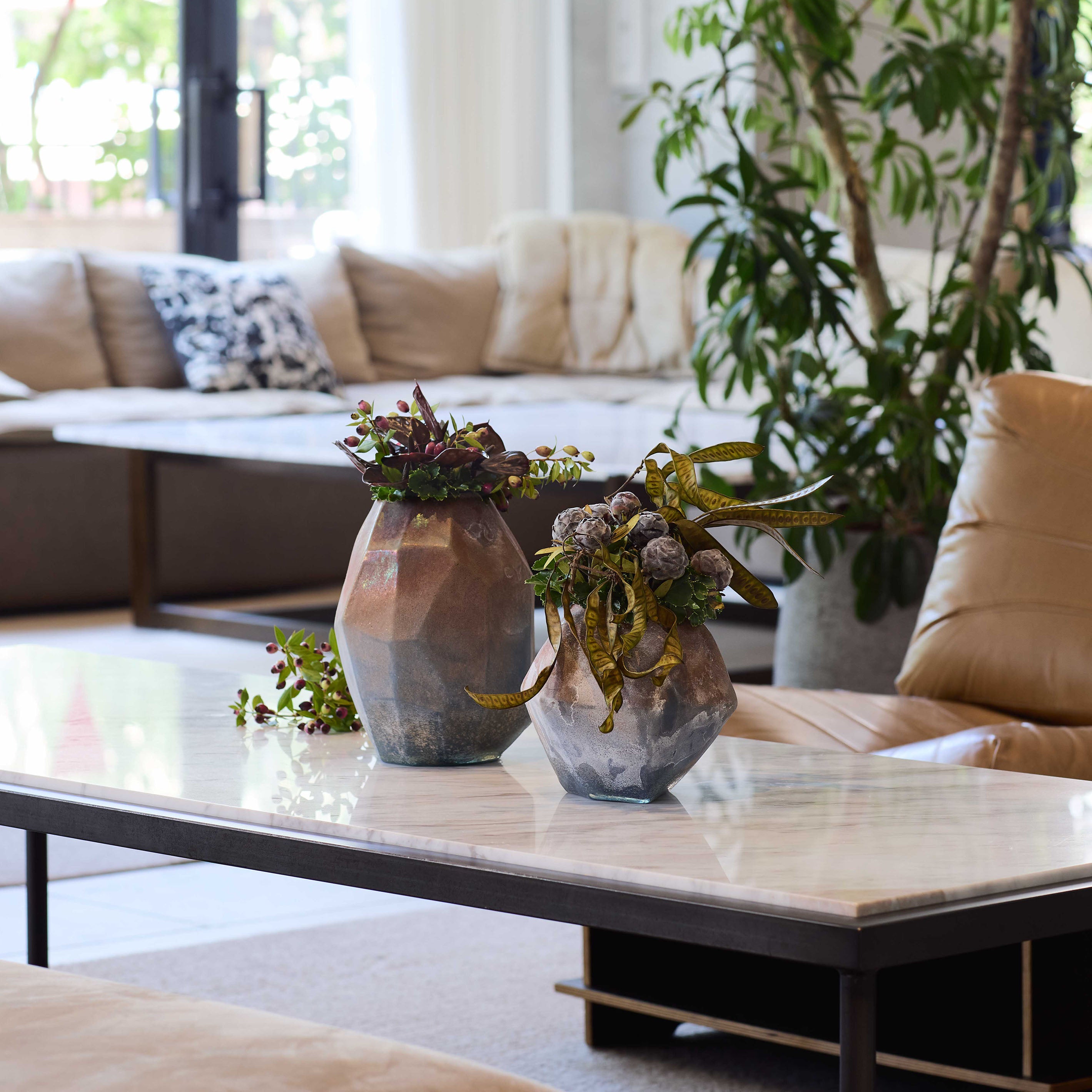 宇宙の鉱石のような、重厚感のあるガラスの花瓶【 Mars - マルス】