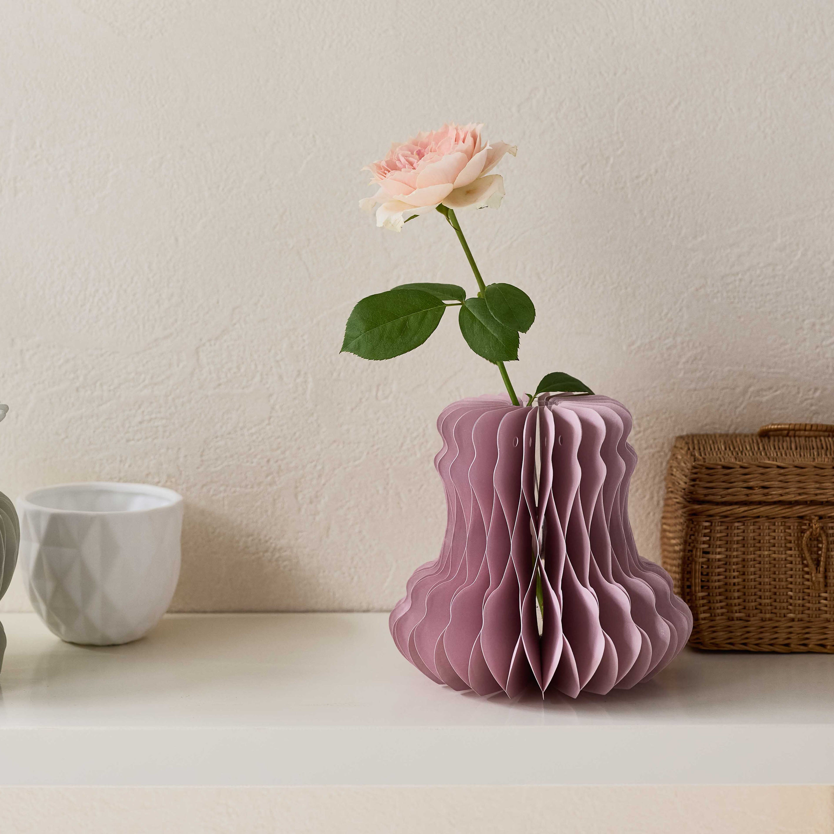 3WAYの飾り方が楽しめる100％再生紙の折りたたみ式の一輪挿し【 Plissé - プリッセ 】