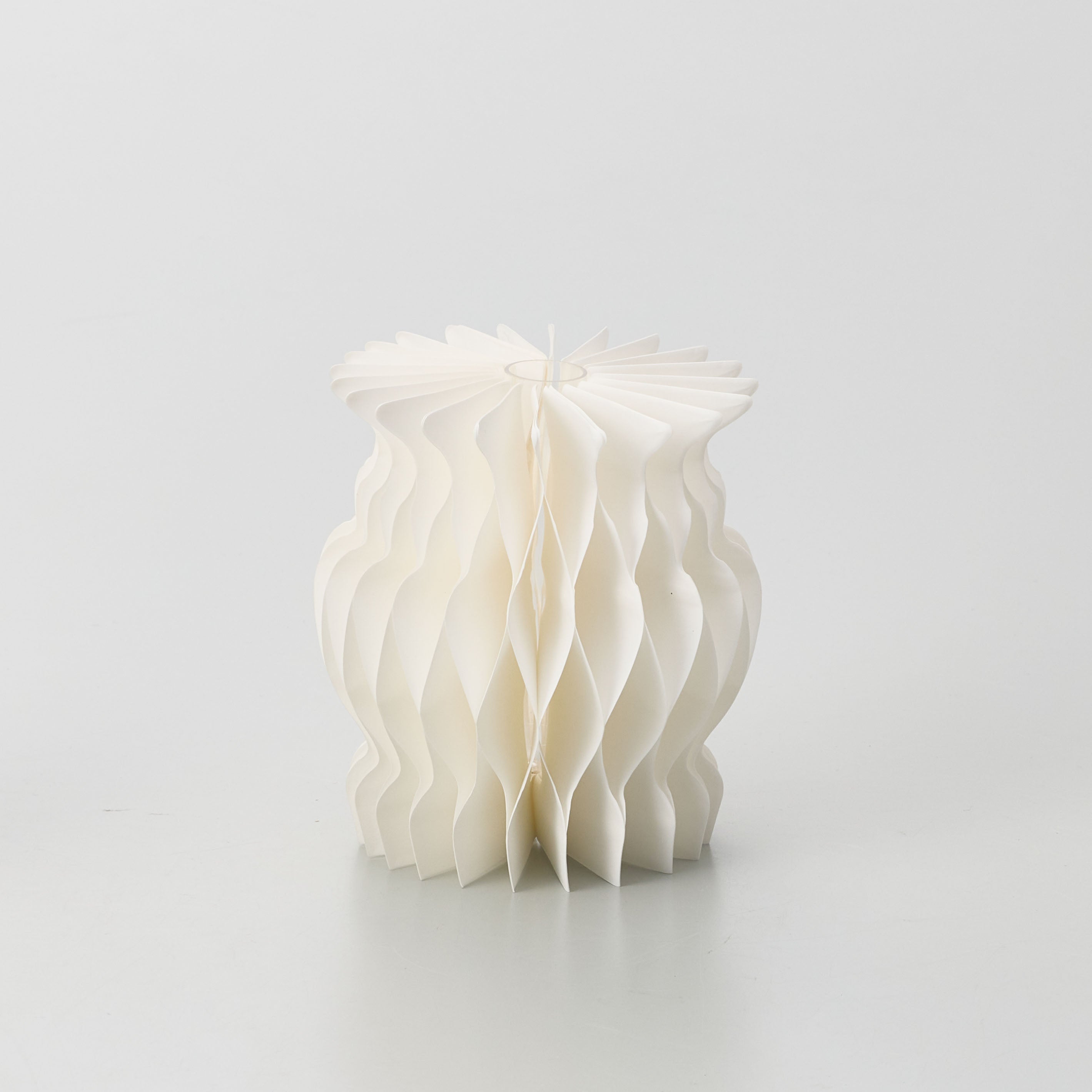 3WAYの飾り方が楽しめる100％再生紙の折りたたみ式の一輪挿し【 Plissé - プリッセ 】