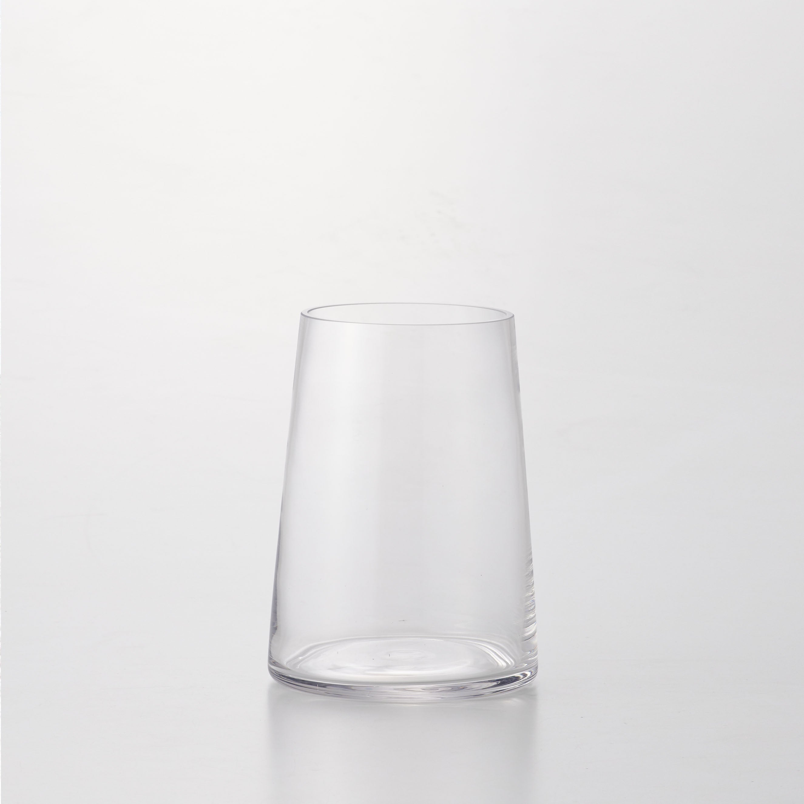 スモーキーカラーがおしゃれ！バリエーションも豊富で、最適なサイズがきっと見つかる！シンプルなガラスの花瓶【conicaglass - コニカグラス】