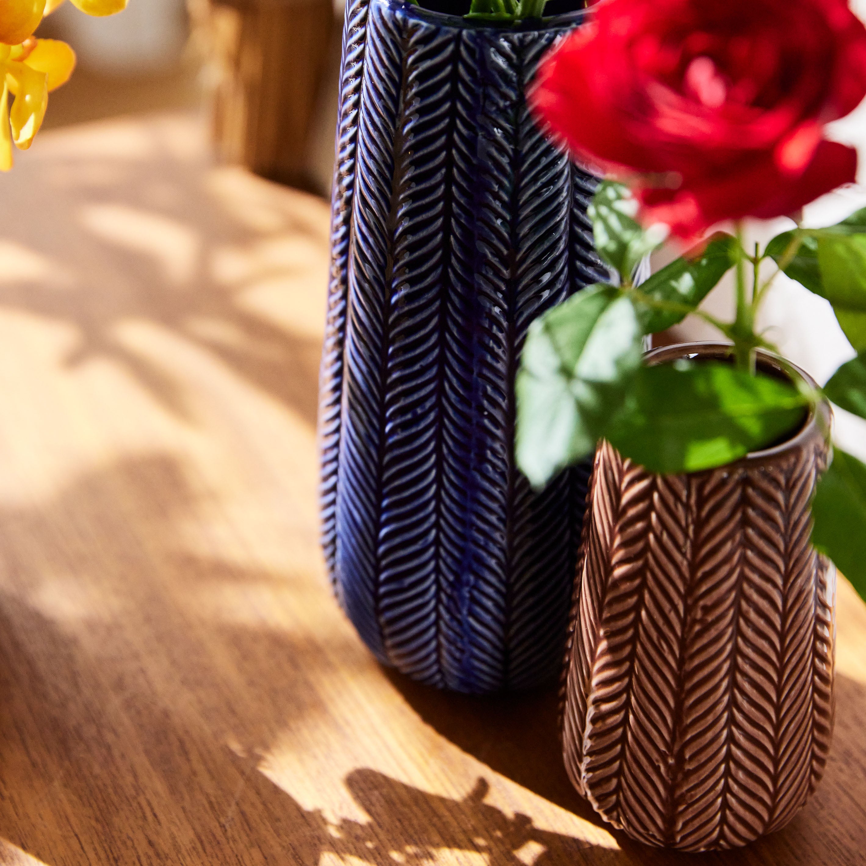 葉っぱの模様の北欧ヴィンテージスタイルの花瓶【kukka - クッカ】